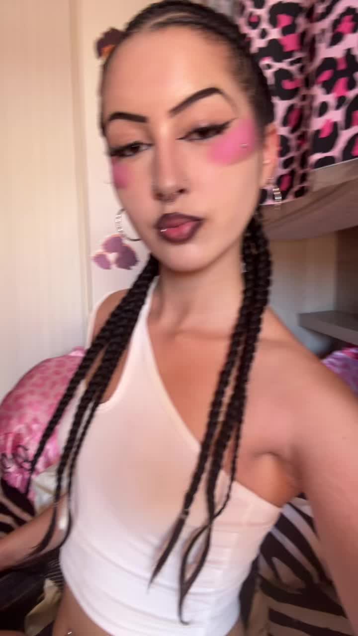 @SophieIIy