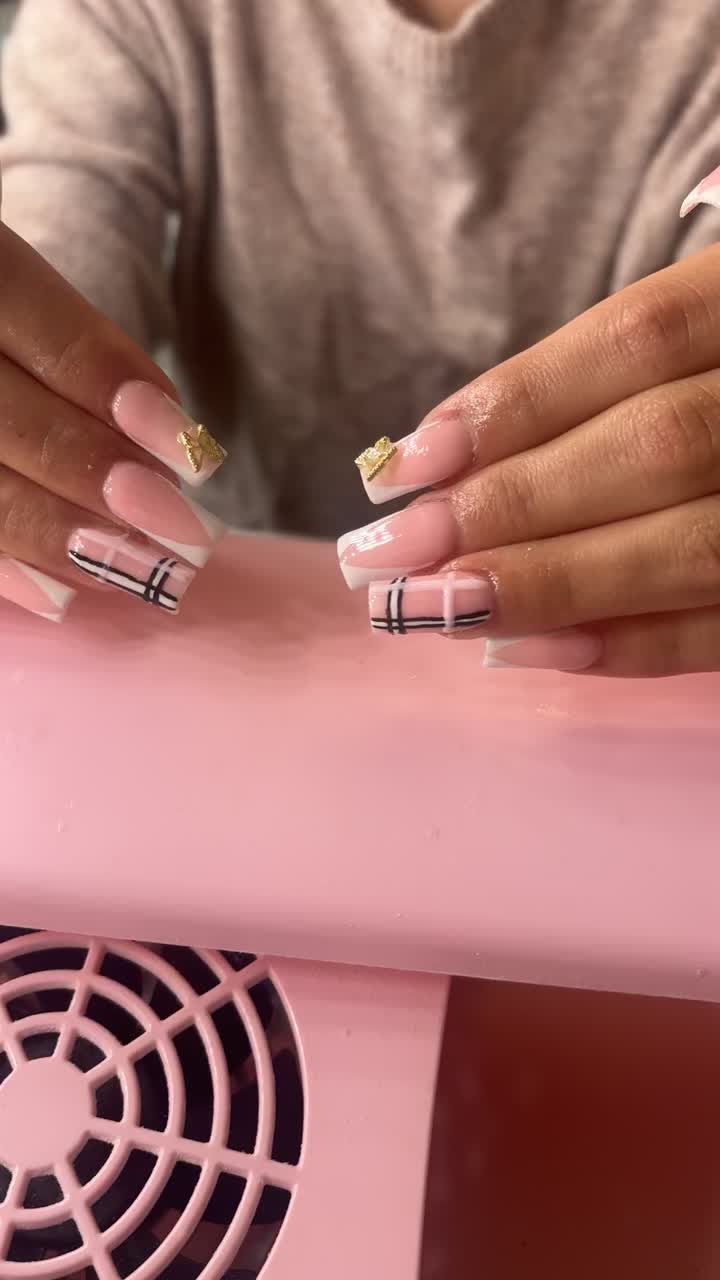 @𝓔𝓵𝓵𝓪💕
