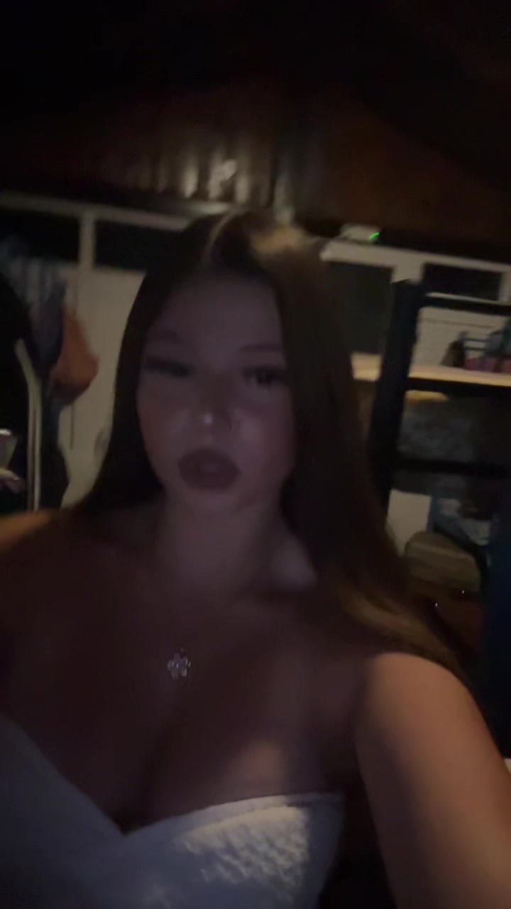 @👸🏼