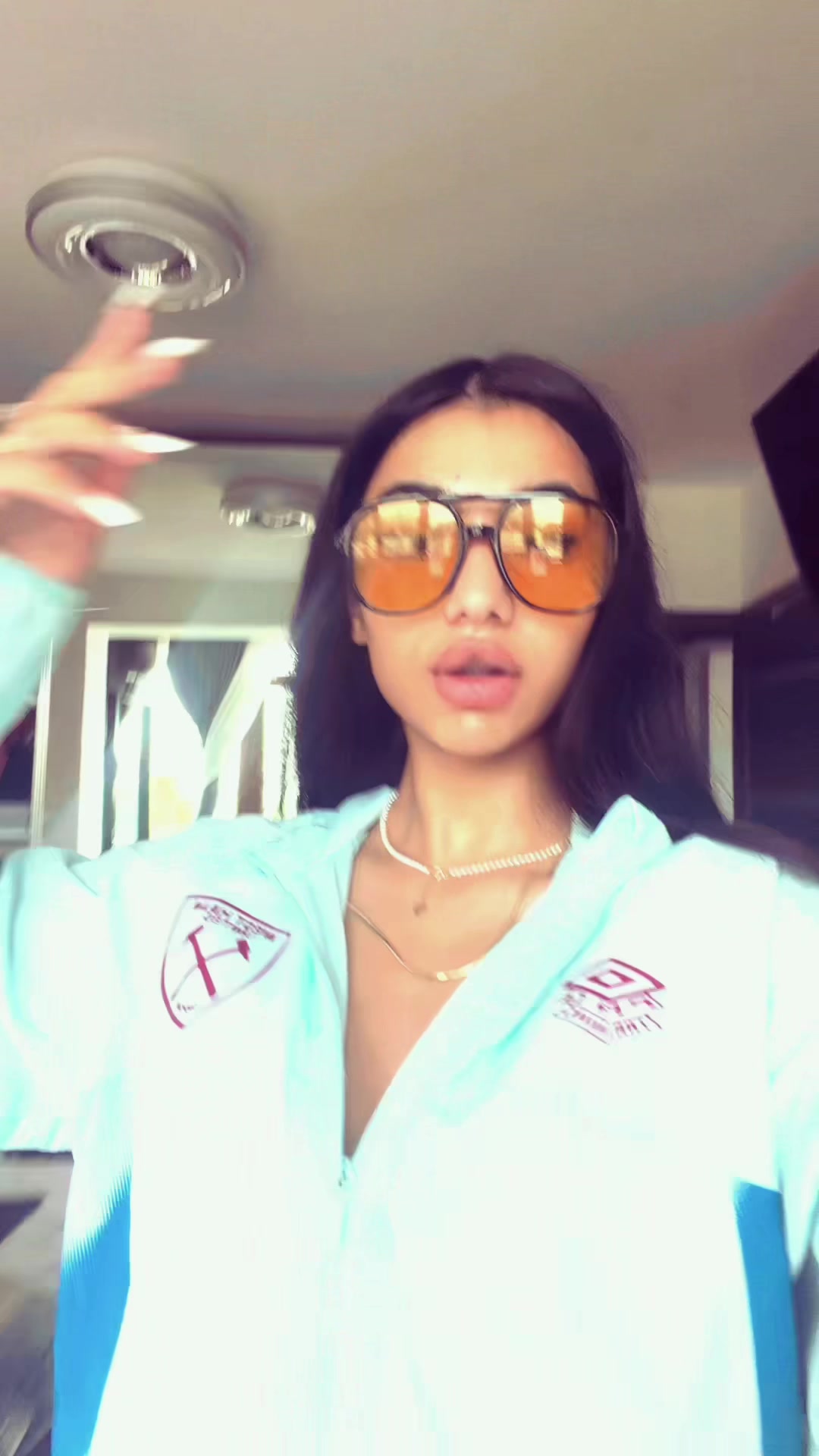 @Anais
