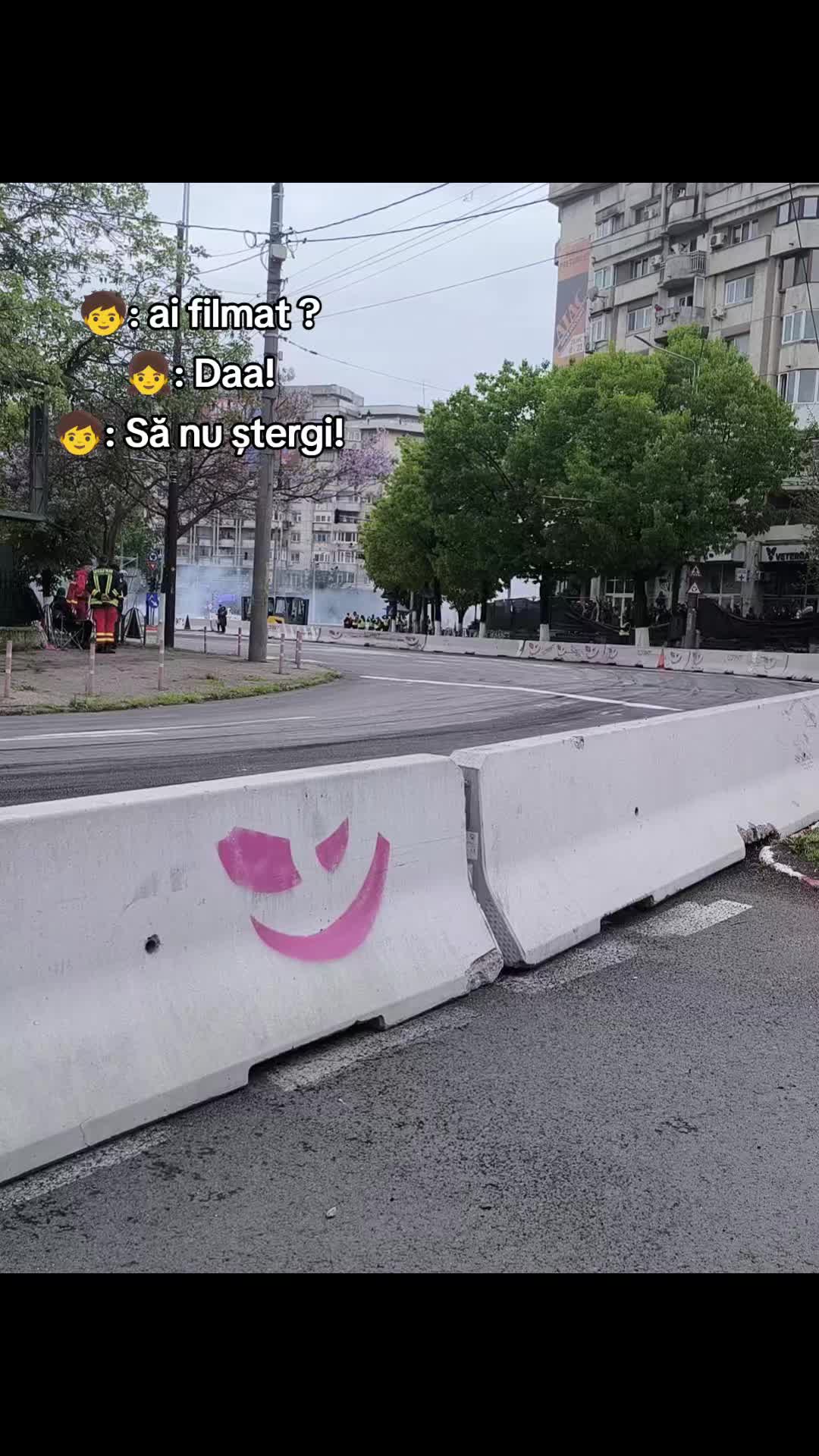 @👀