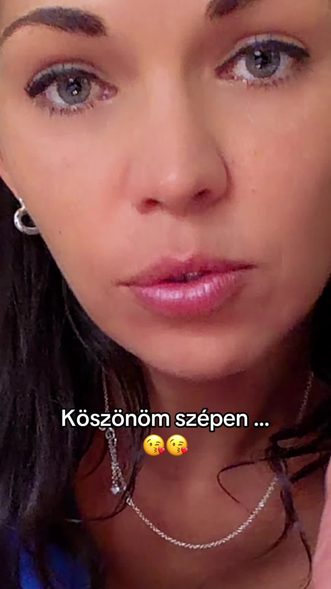 @S&aacute;ra Pongr&aacute;cz