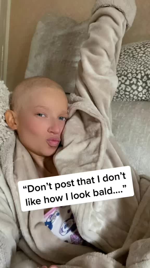 @Elliepaige3
