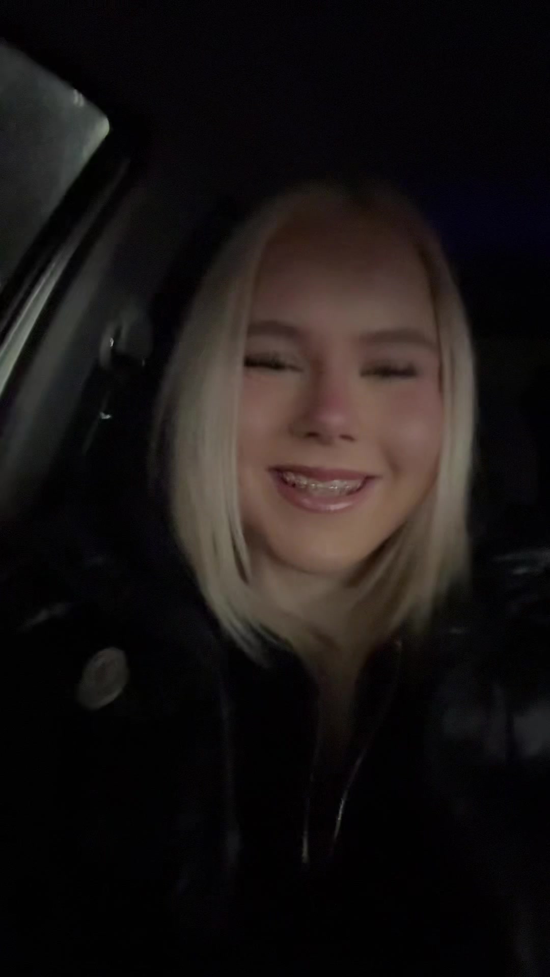 @Emilia🚨