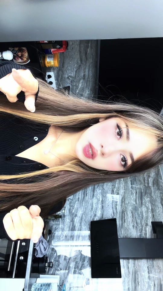 @Alissa_D