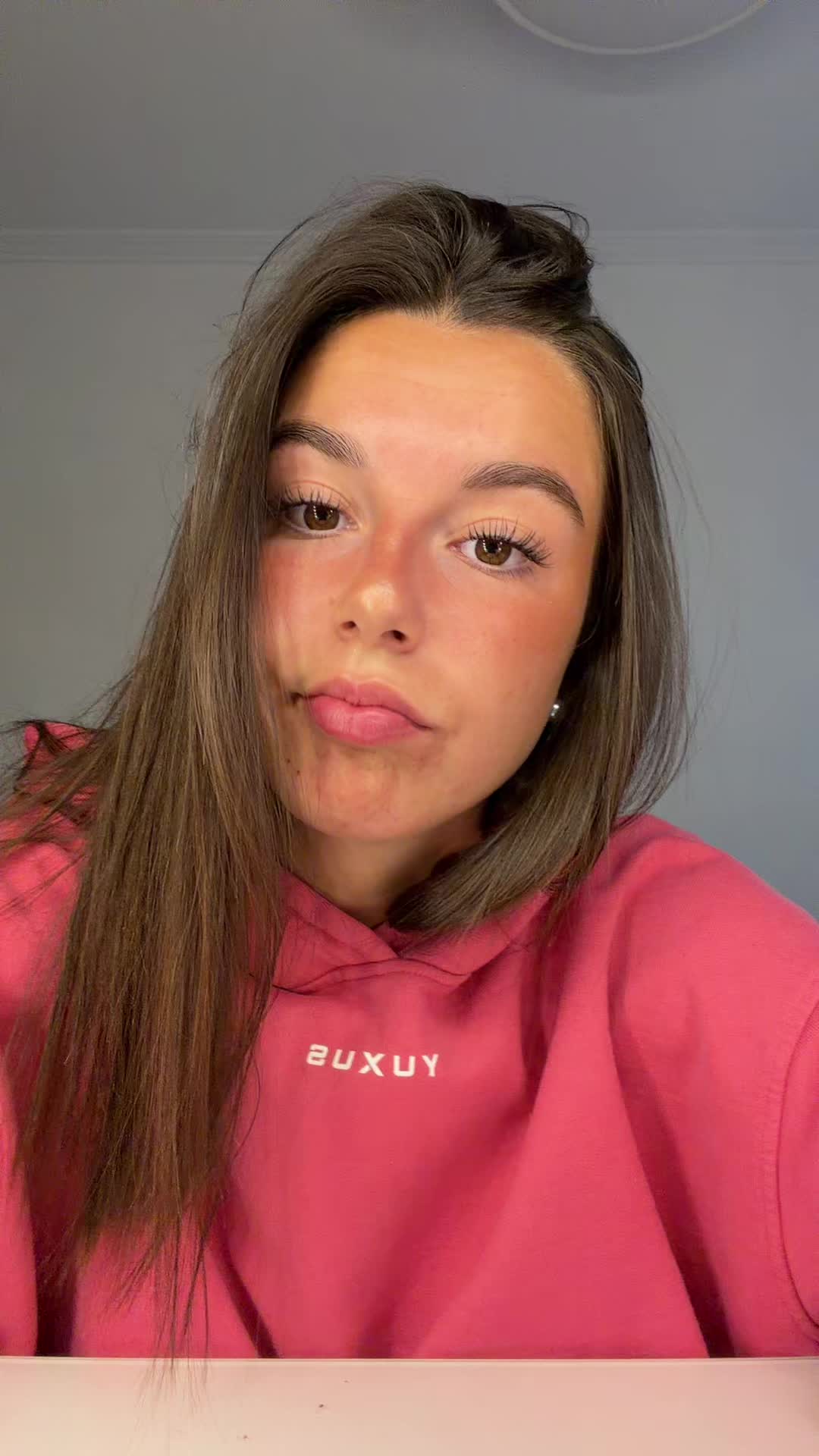 @𝚐𝚕𝚘𝚛𝚒𝚒𝚊