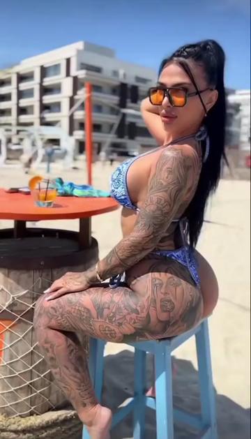 @🌜 lunita🦕👑🧉🏓🍹🃏🔥⃤