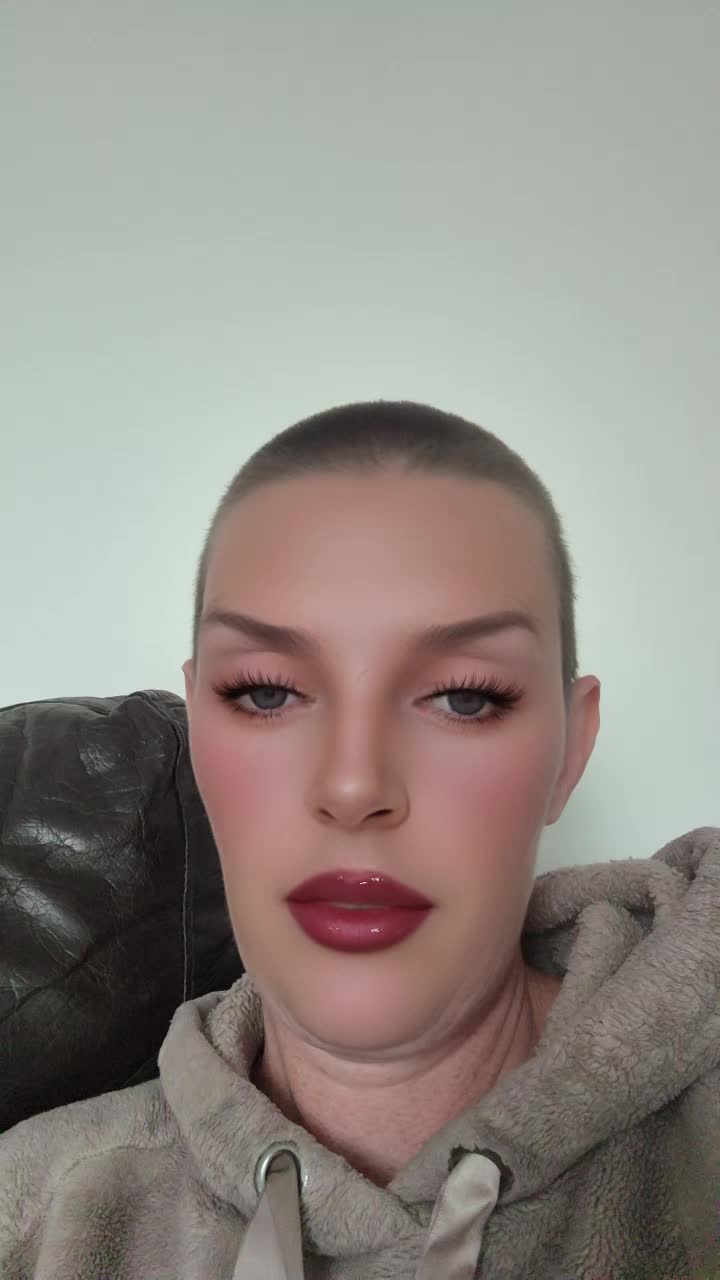 @clairebevs
