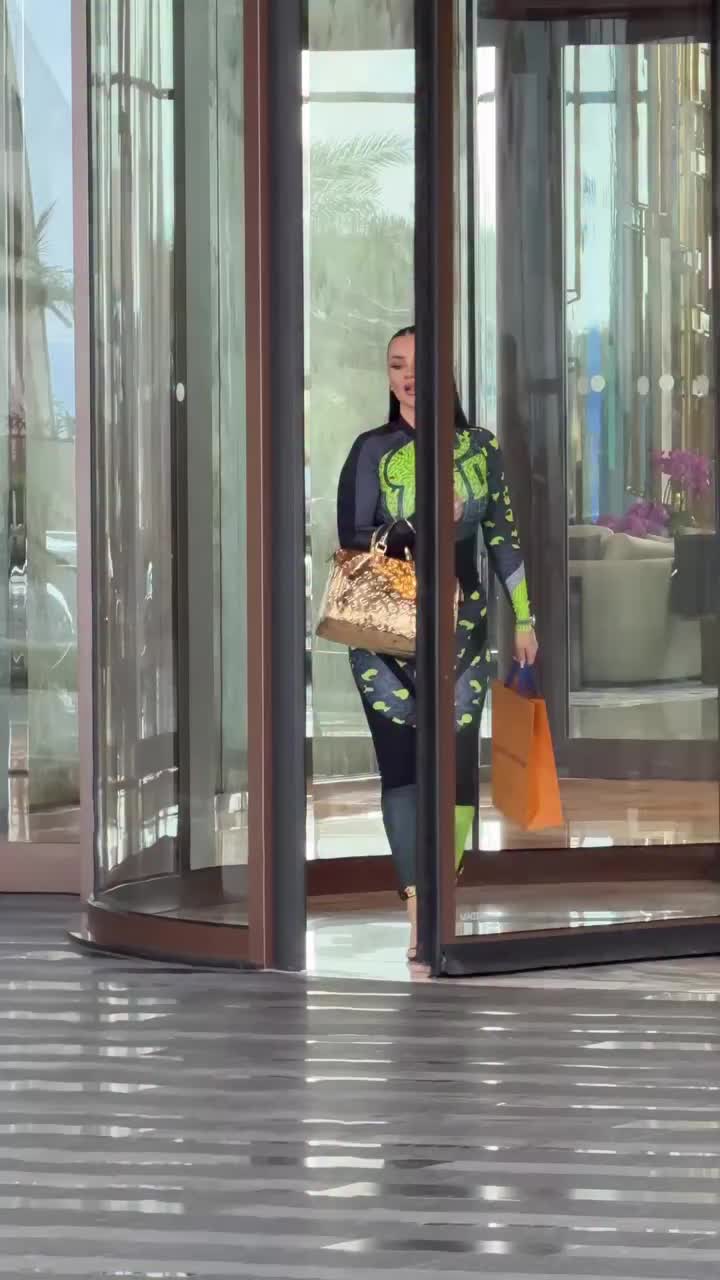 @𝕼𝖚𝖊𝖊𝖓 𝖔𝖋 𝕯𝖚𝖇𝖆𝖎🇦🇪
