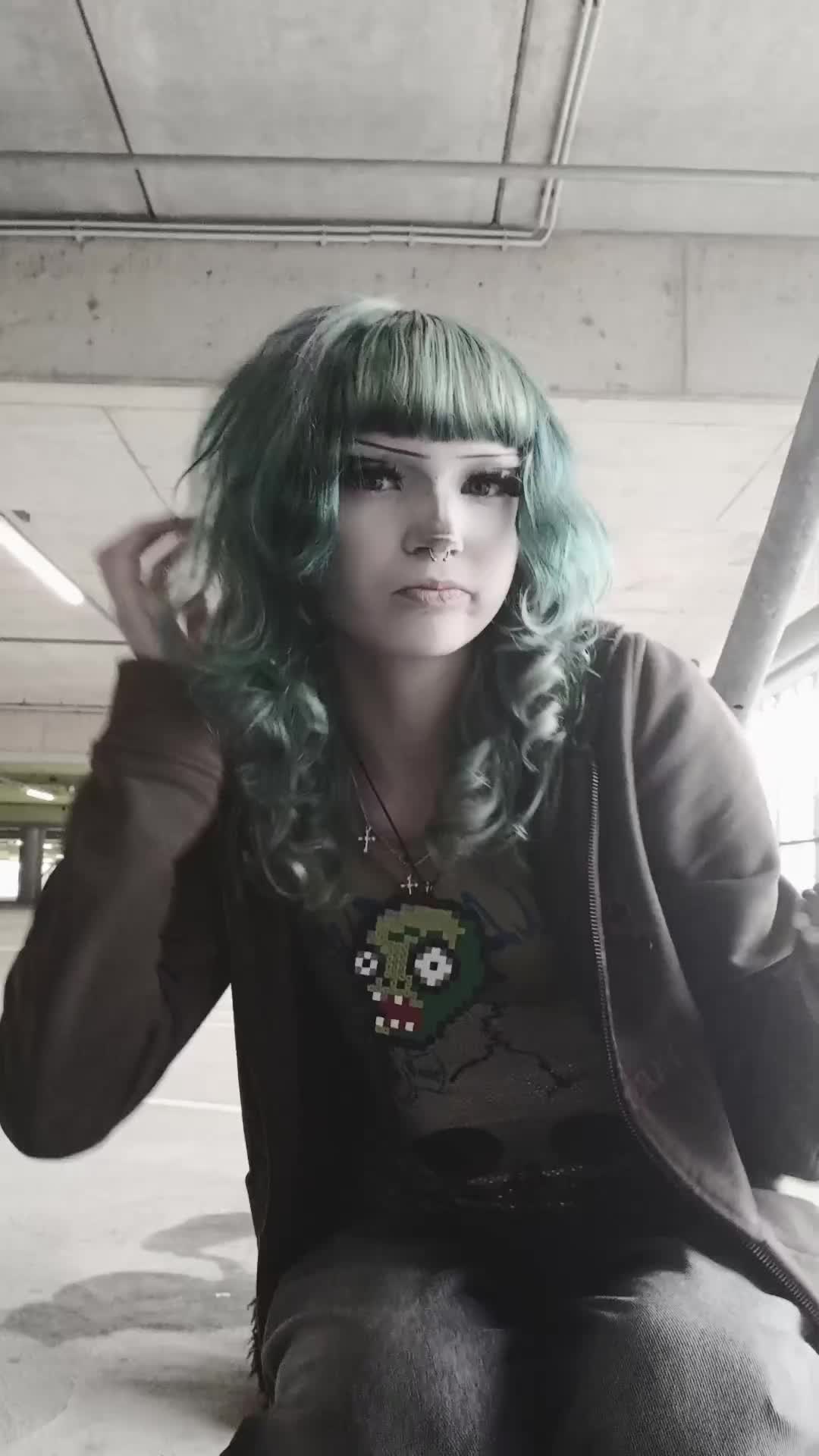 @🦇eronica