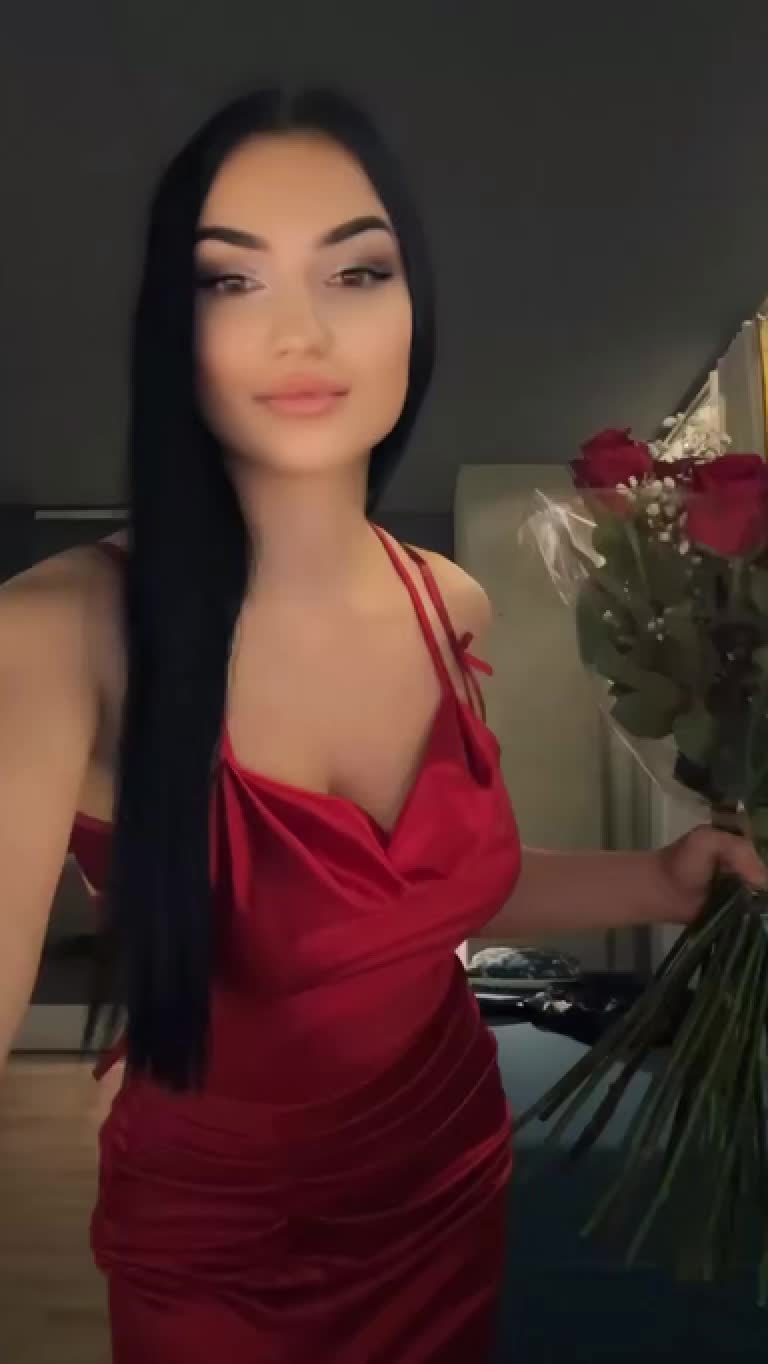 @𝑪𝒍𝒂𝒖𝒅𝒊𝒂-𝑲𝒂𝒎𝒆𝒍𝒊𝒂