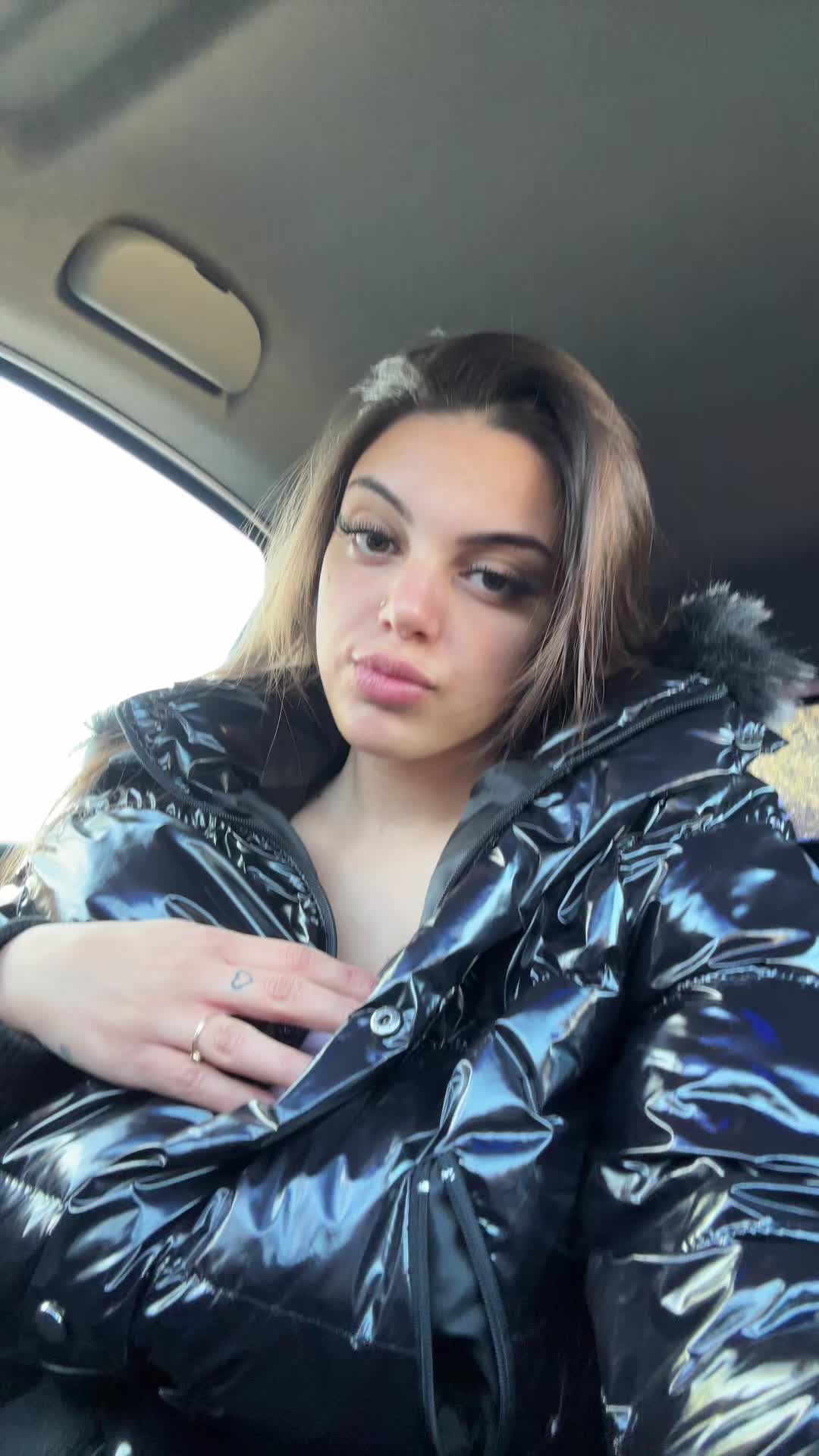 @Karolina Karolina