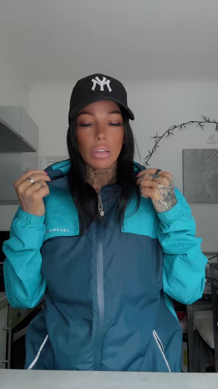 @HailsworthGetto🌈