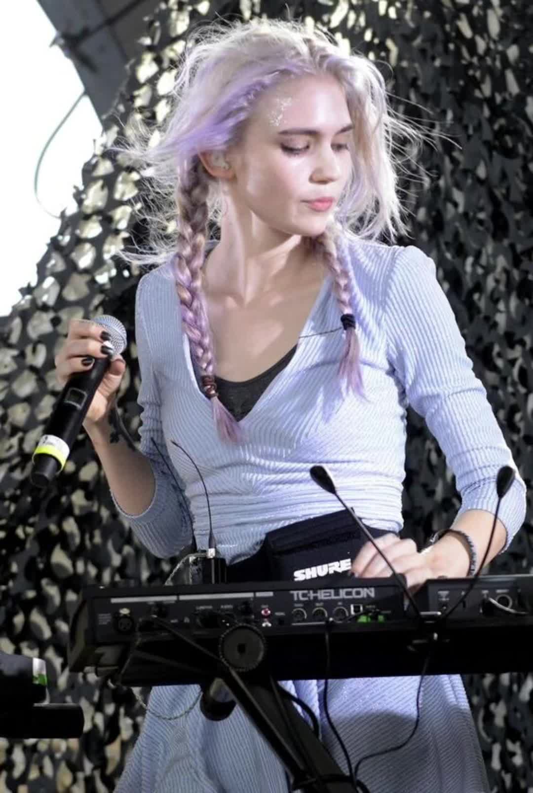 @𝐝𝐨𝐥𝐥𝐢𝐞