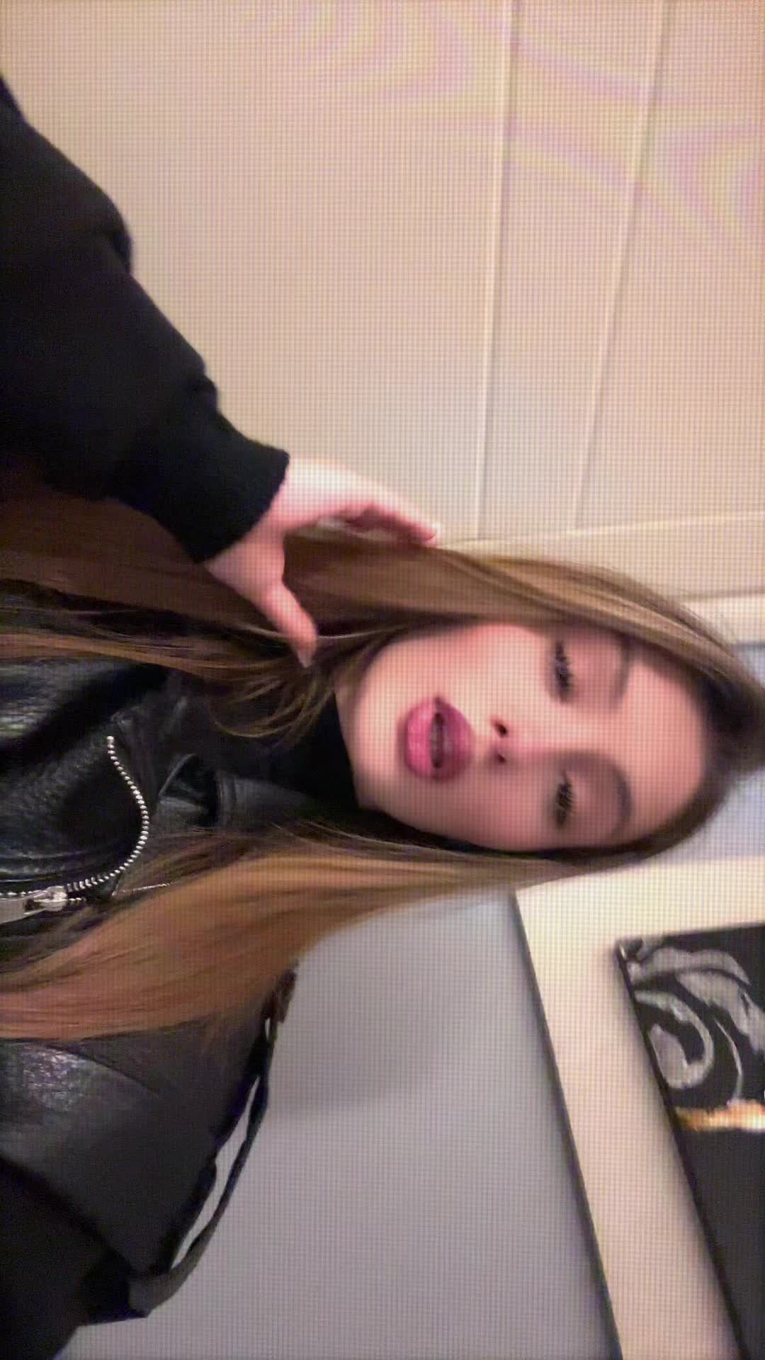 @_EM_