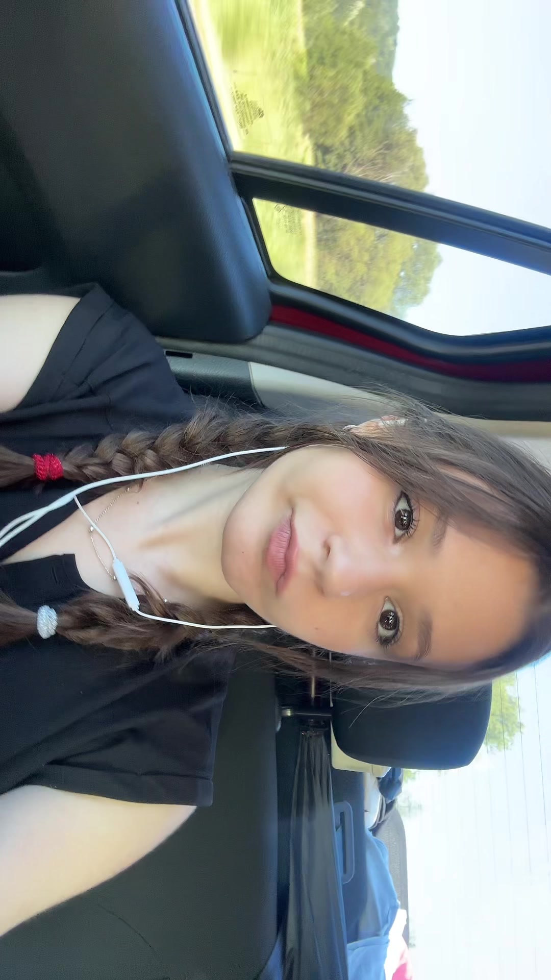 @bella