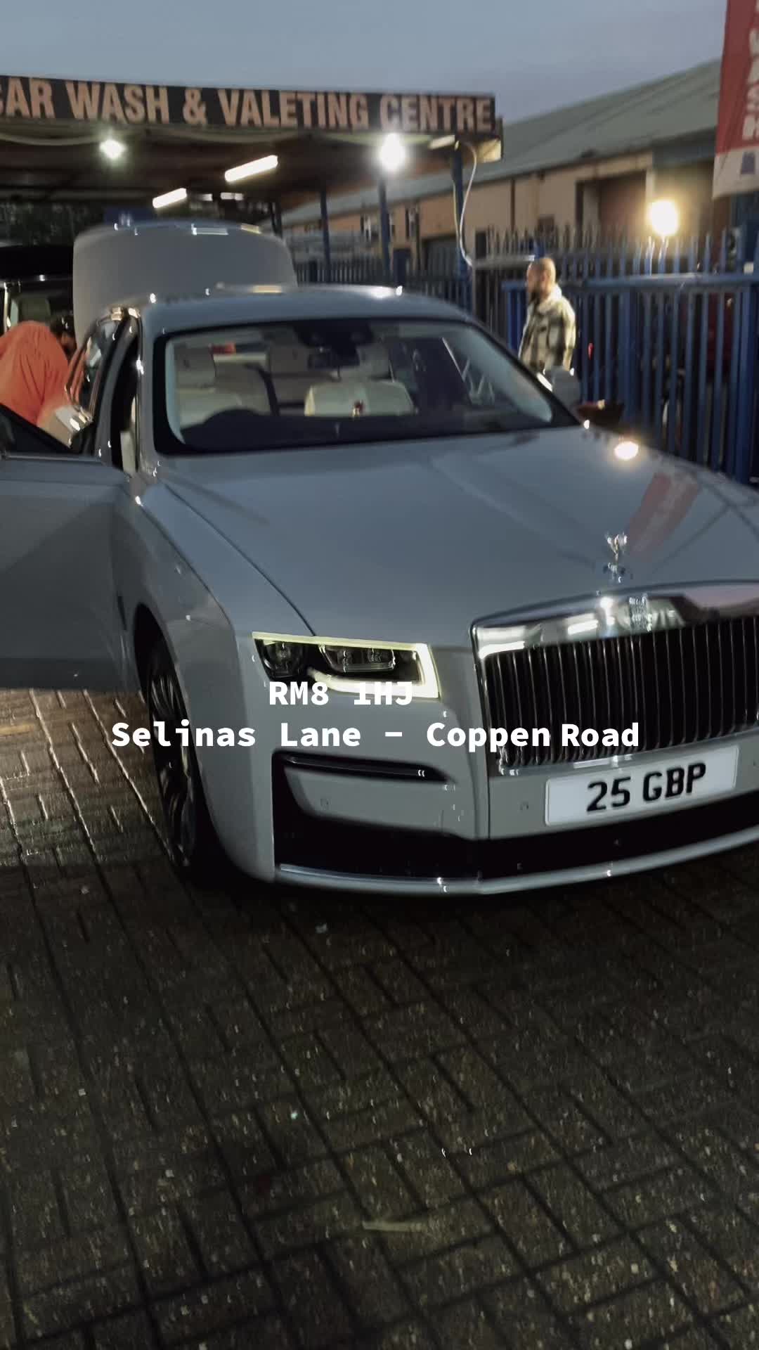 @SHINY HAND CAR WASH