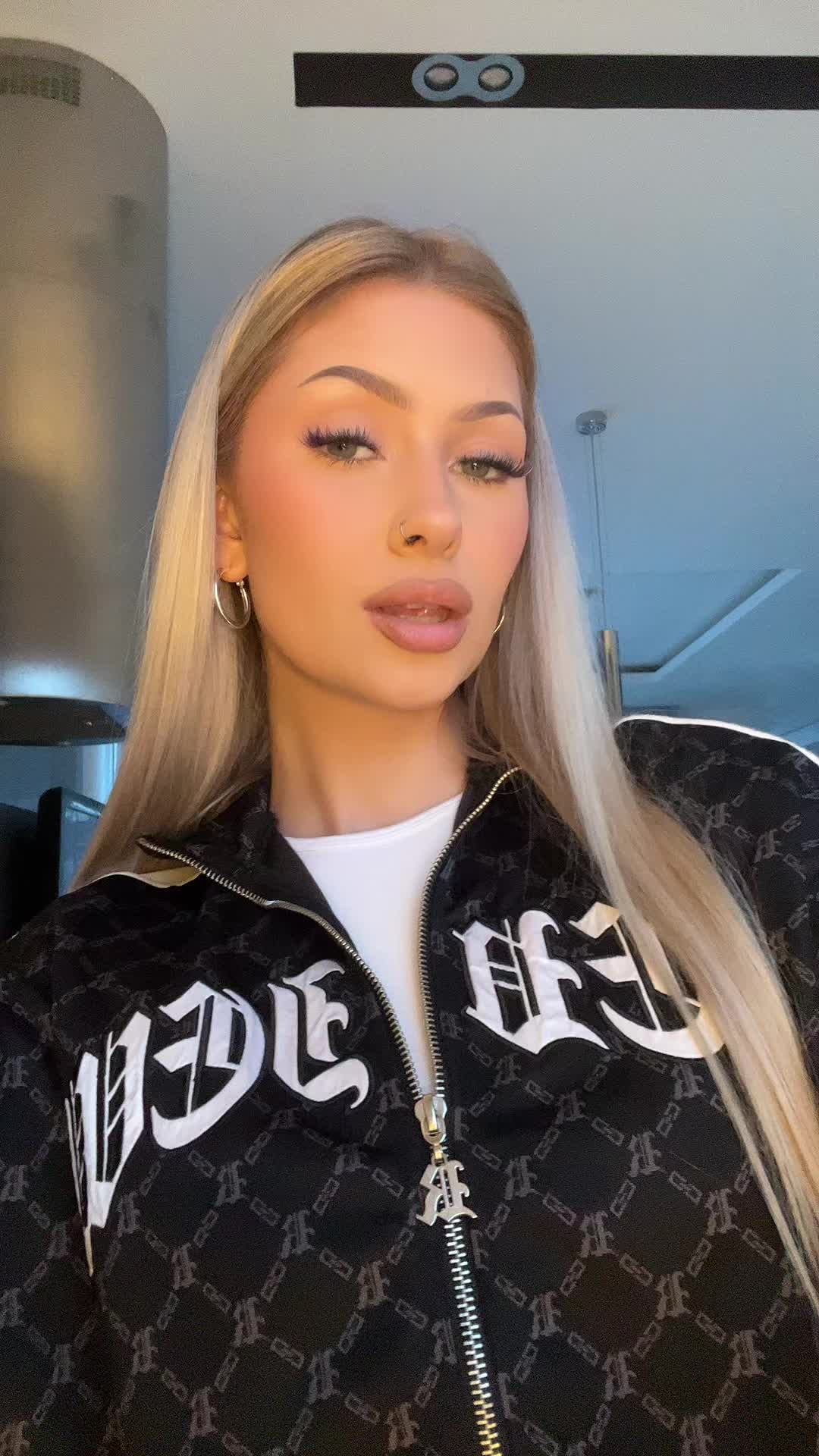 @Jula🤍