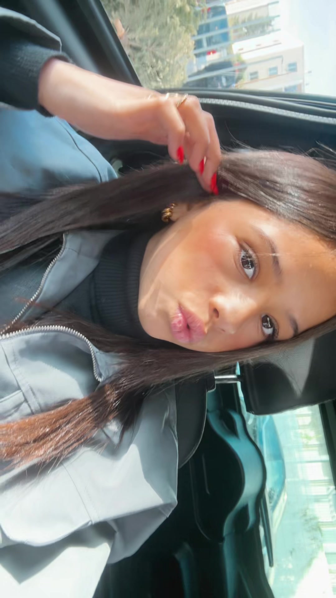 @_ziani_