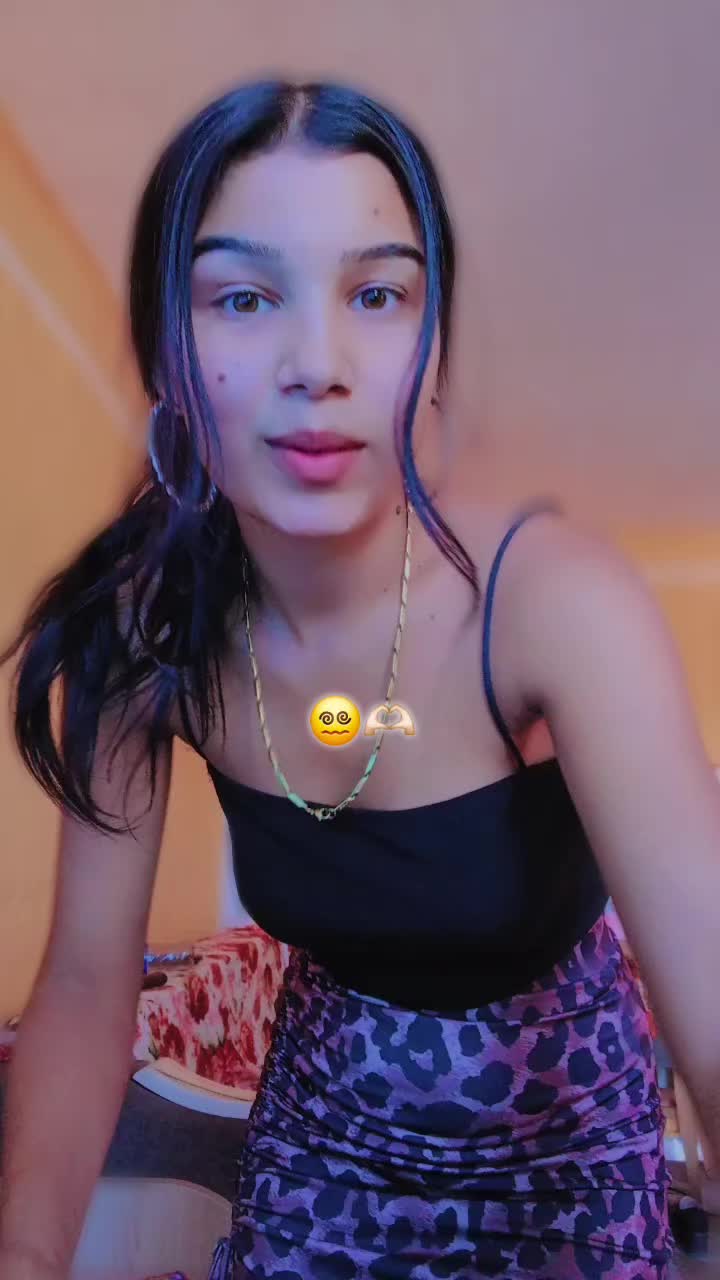 @🐝