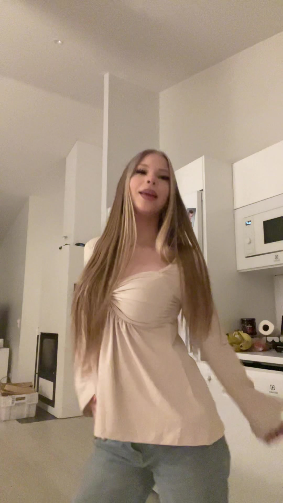 @ツ