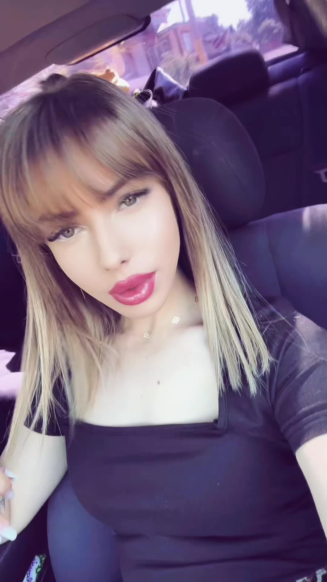 @elarisa02