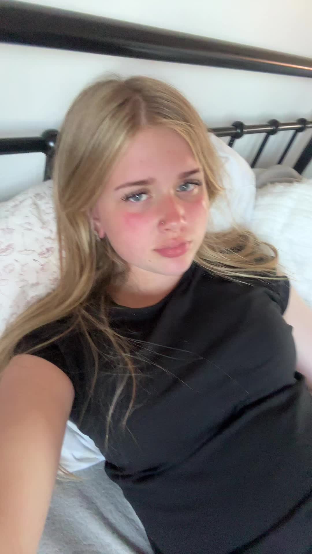 @isabellaalliston
