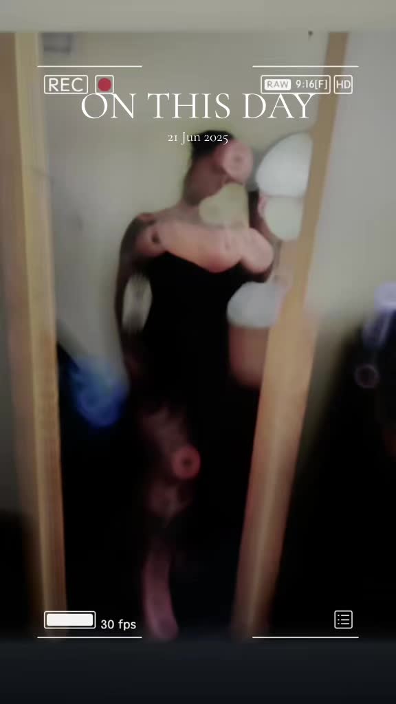 @𝔅𝔞𝔟𝔶𝔊𝔦𝔯𝔩𝔊𝔬𝔱𝔥𝔦𝔠𝔠