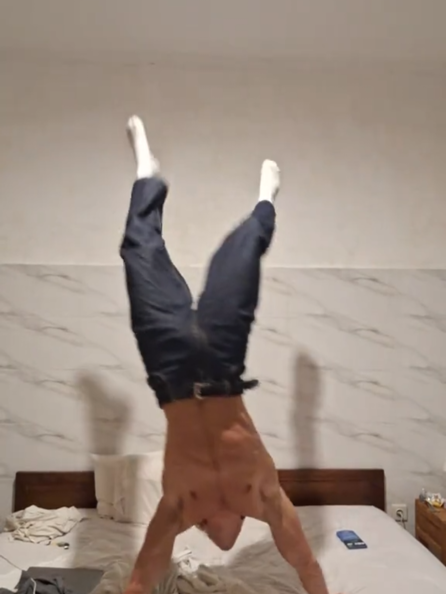 @elliscousens