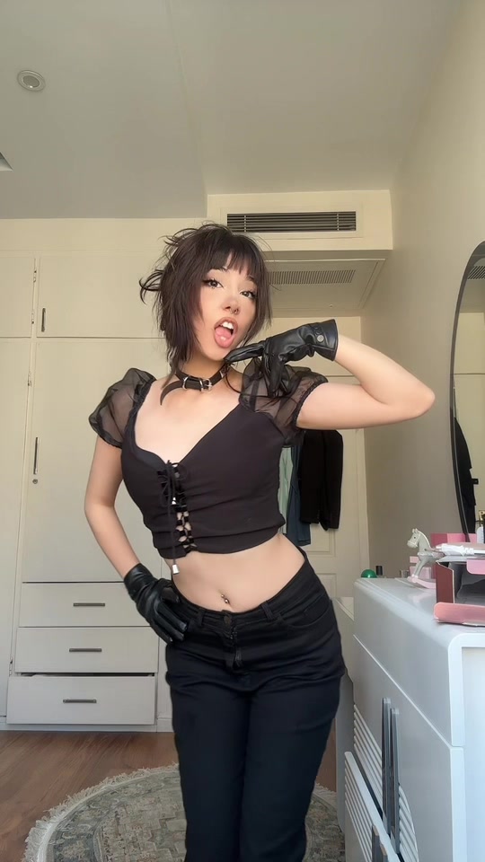 @thegirlnextdoor