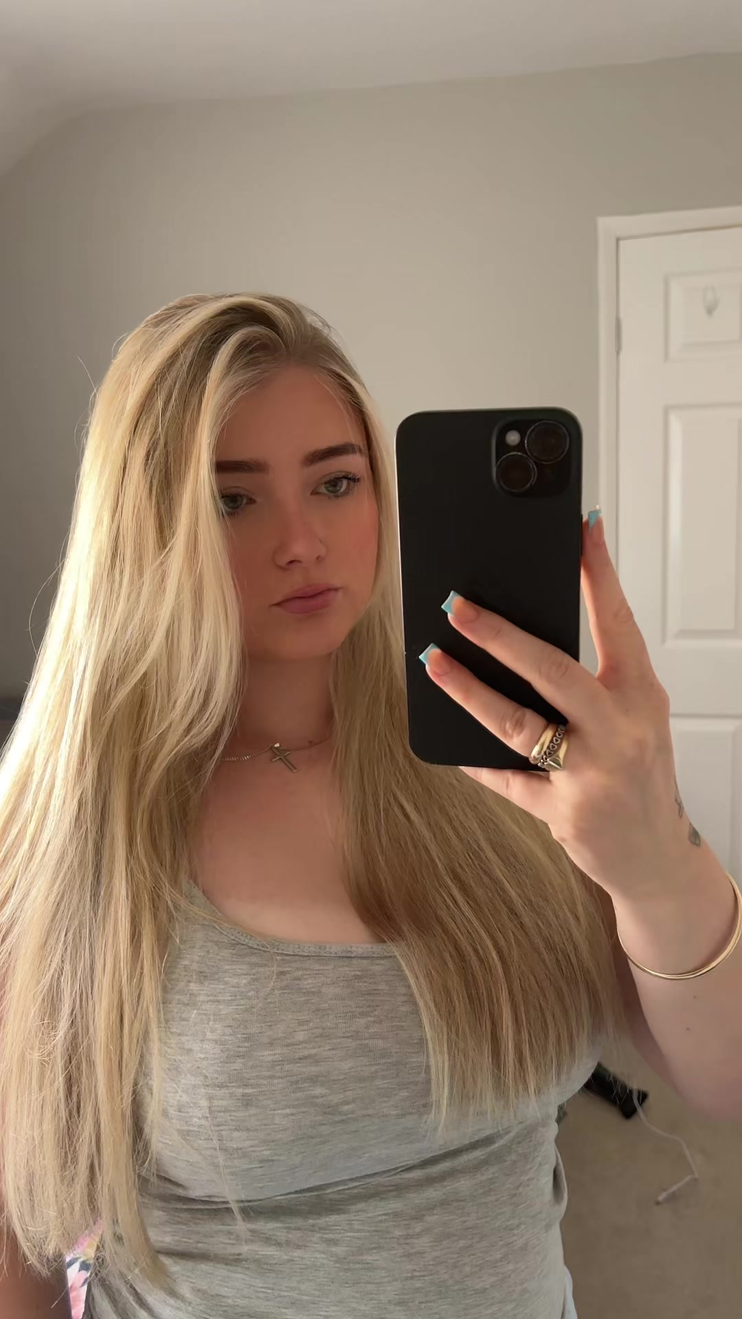 @leahnicole1
