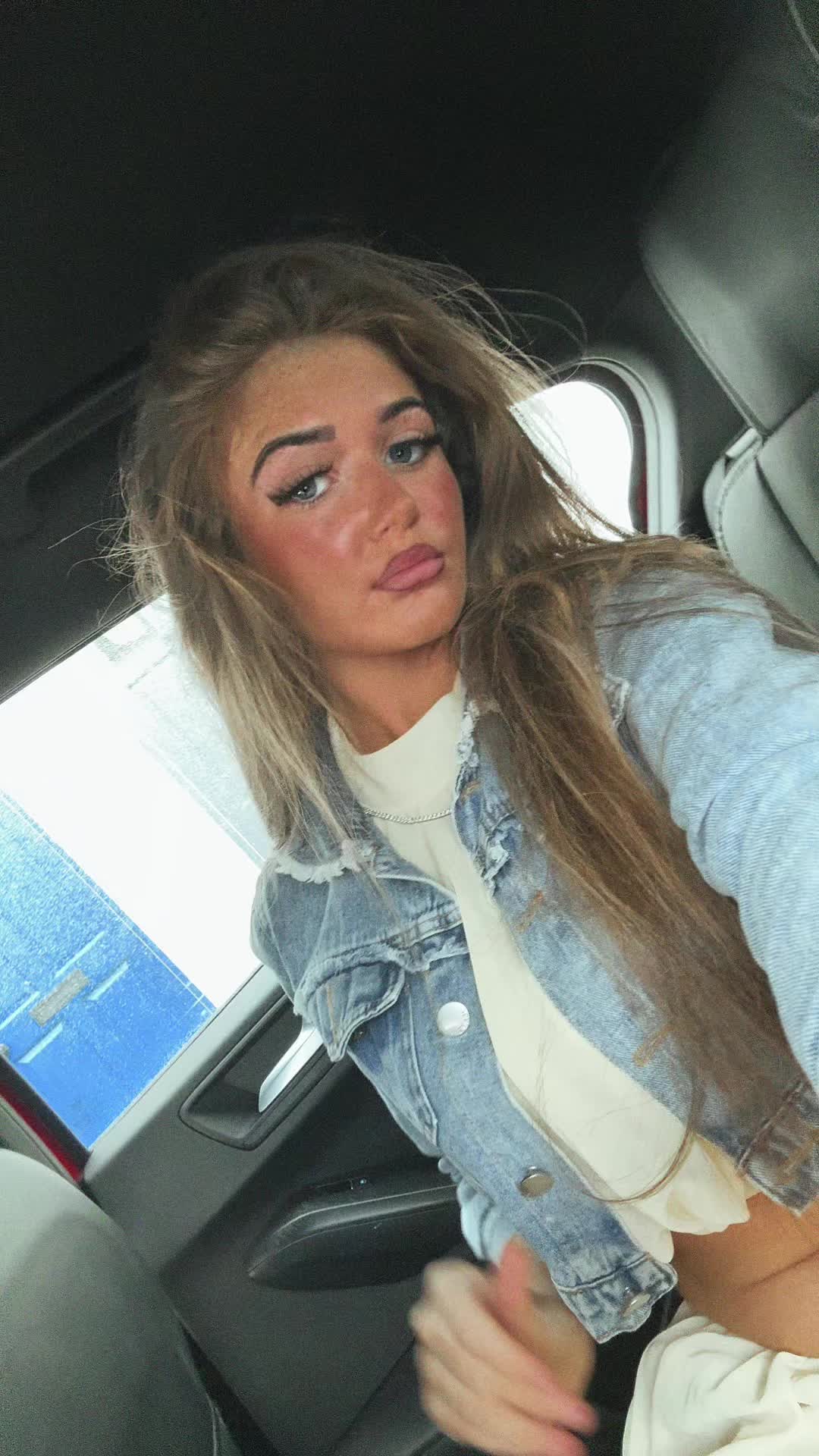 @~J~