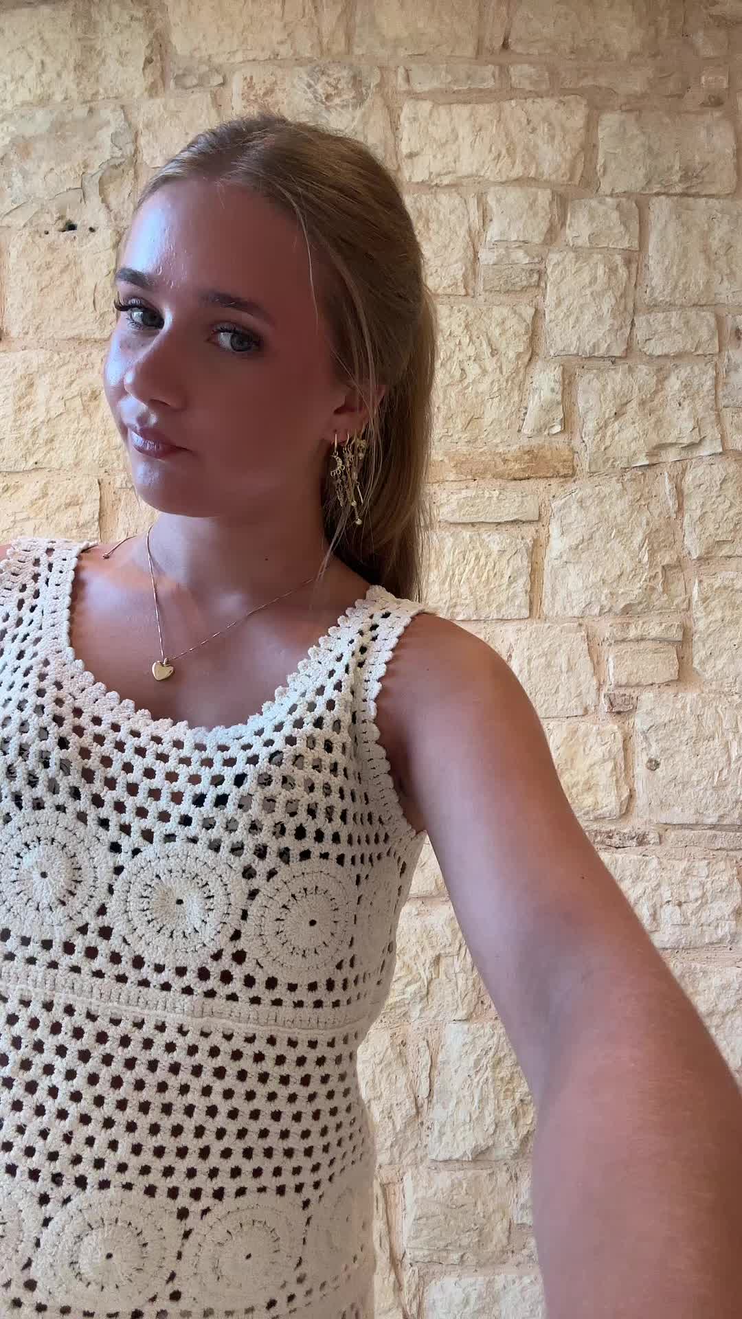 @Elise