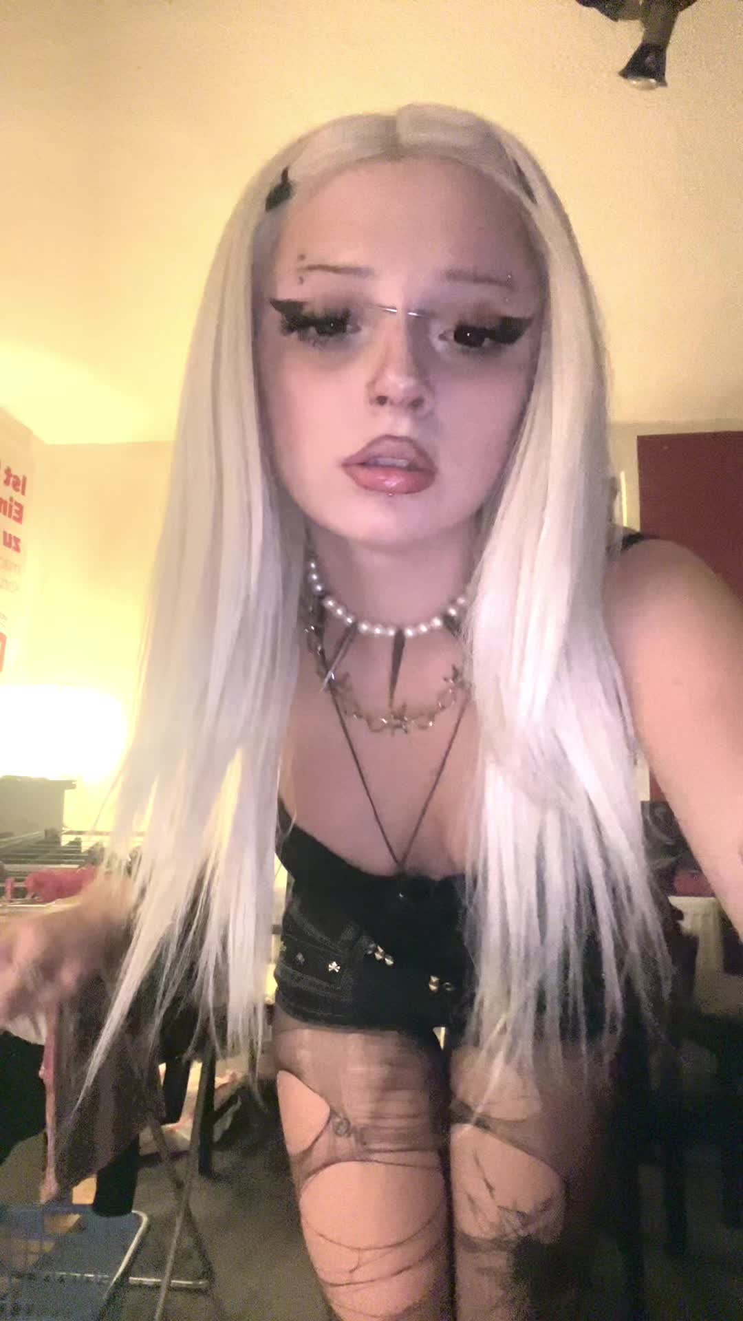@lily ⛓️🖤