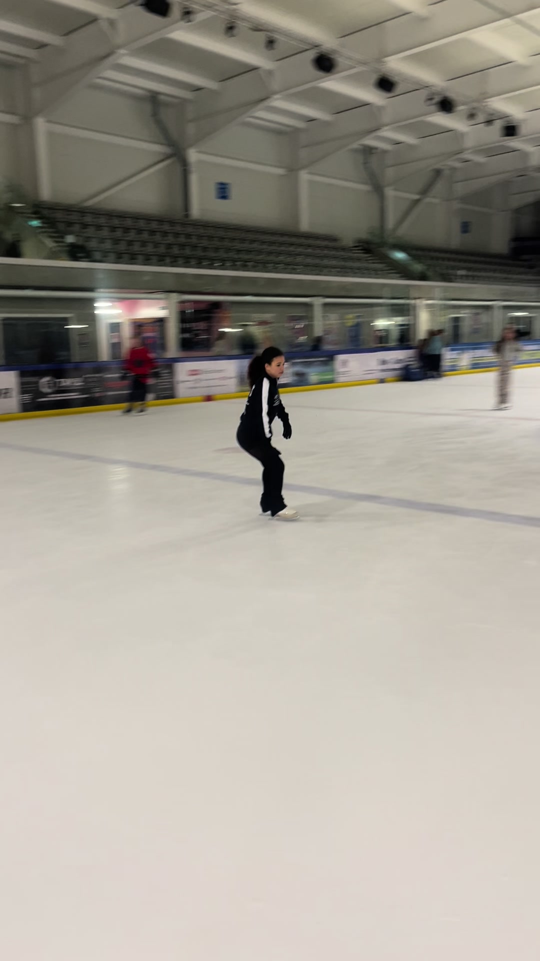 @Lucy ⛸️🤍