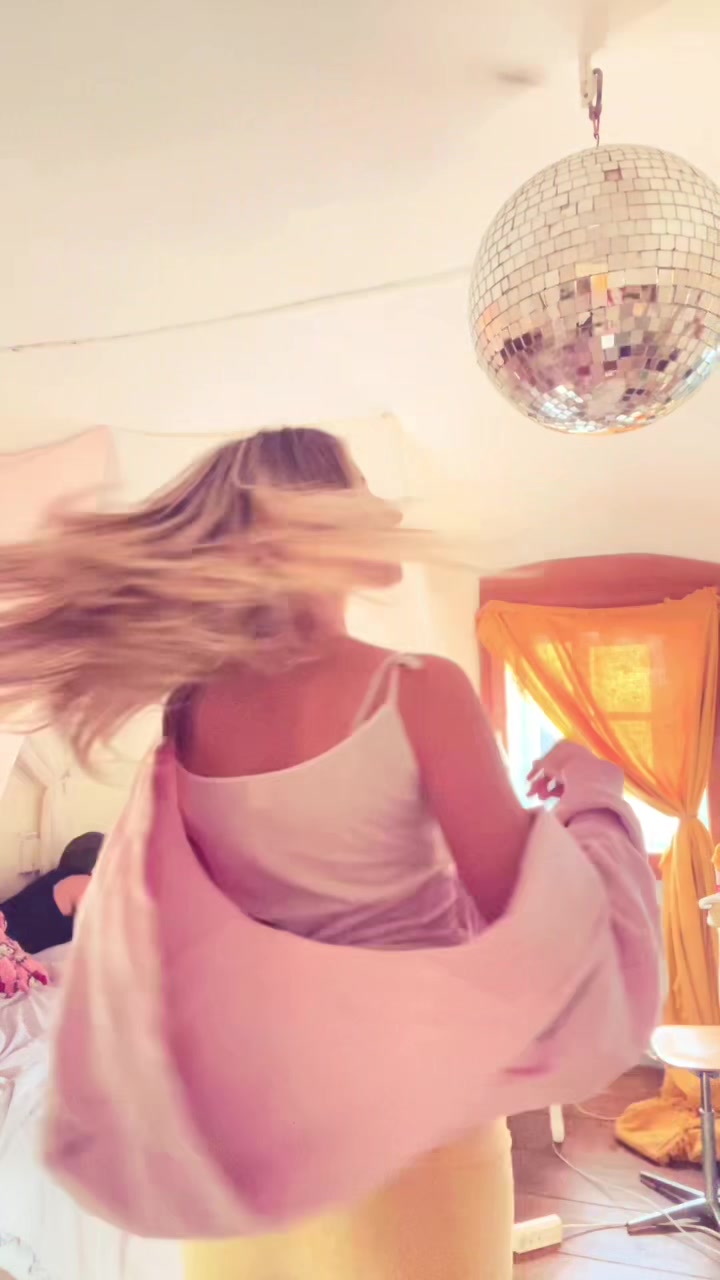 @𝒩𝑜𝓋𝒶🧁🐒