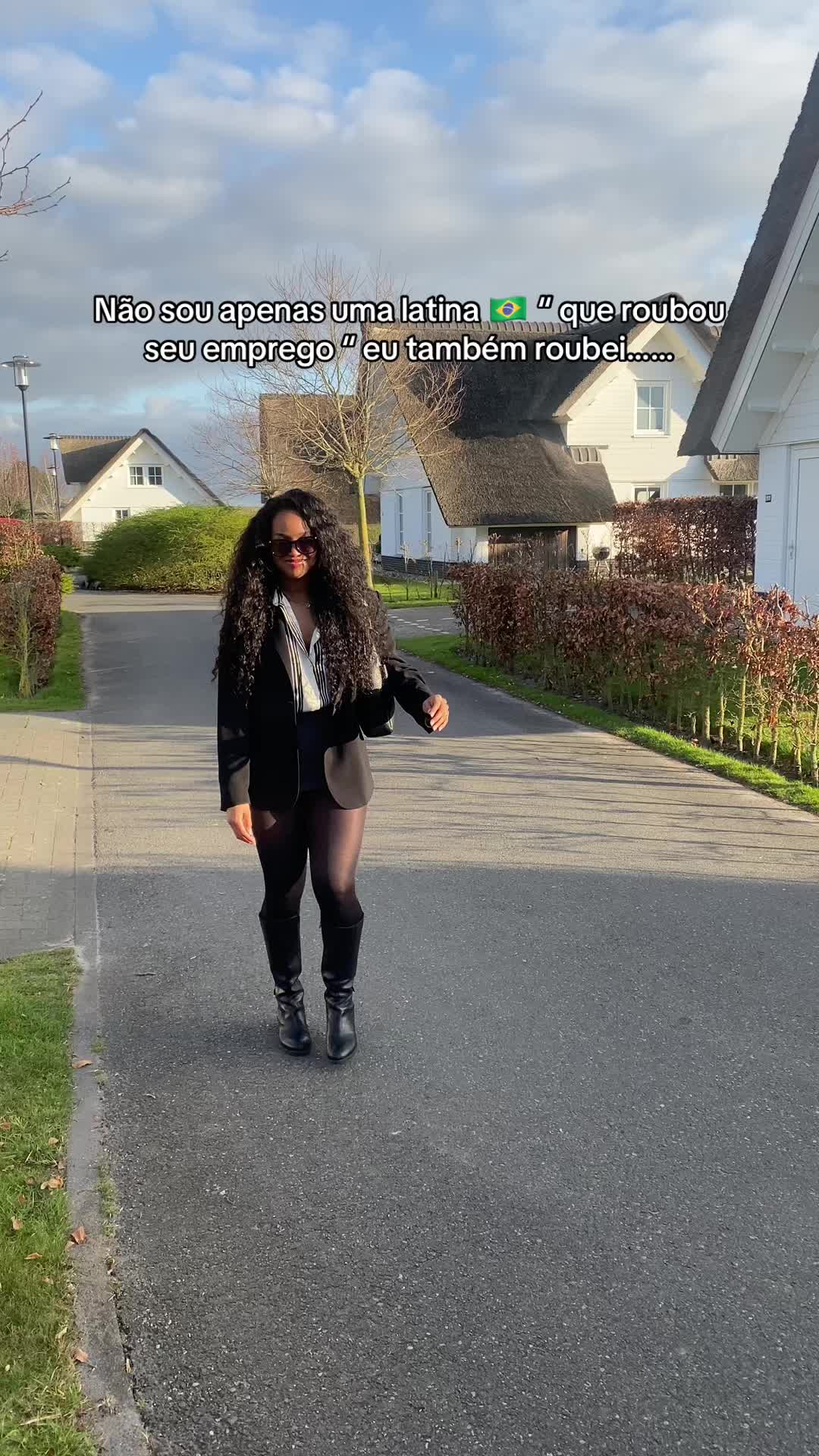@Emilly Camila