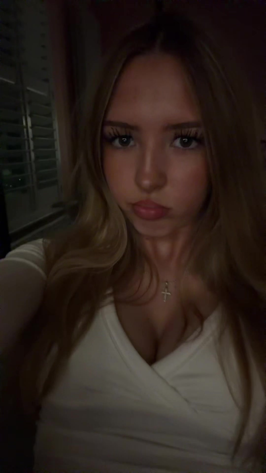 @christinalapox
