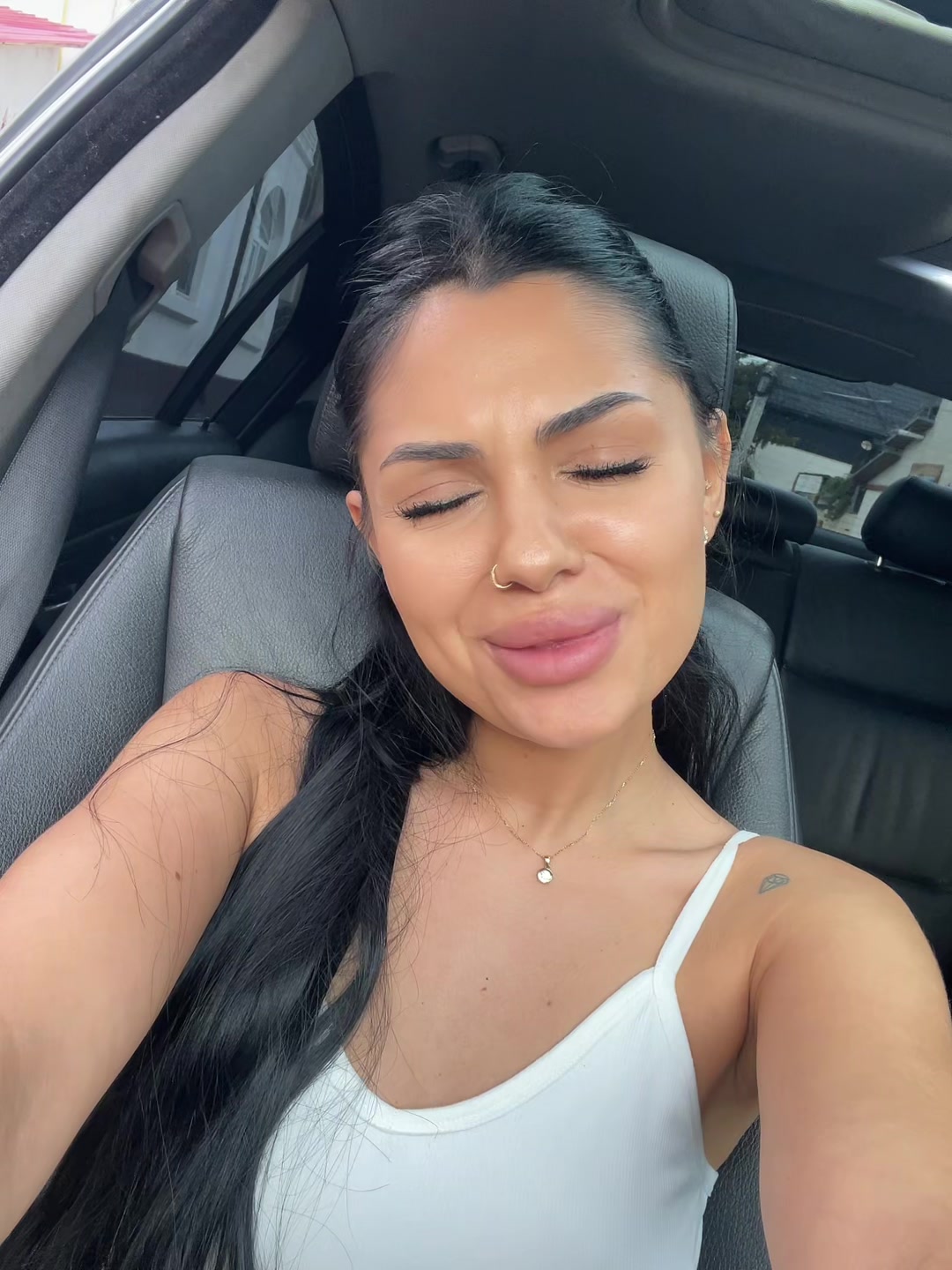 @Alina F. Yonella