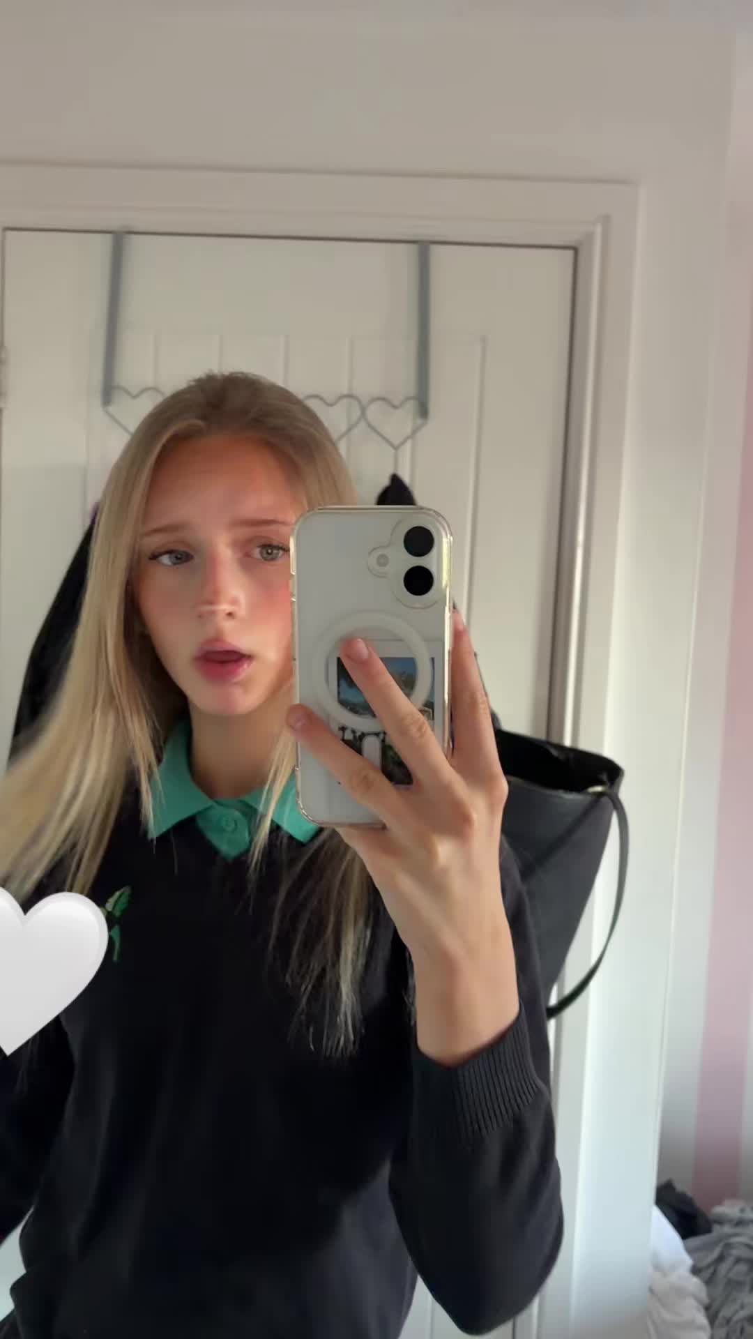 @𝓁𝒶𝓊𝓇𝒶🪽🧁
