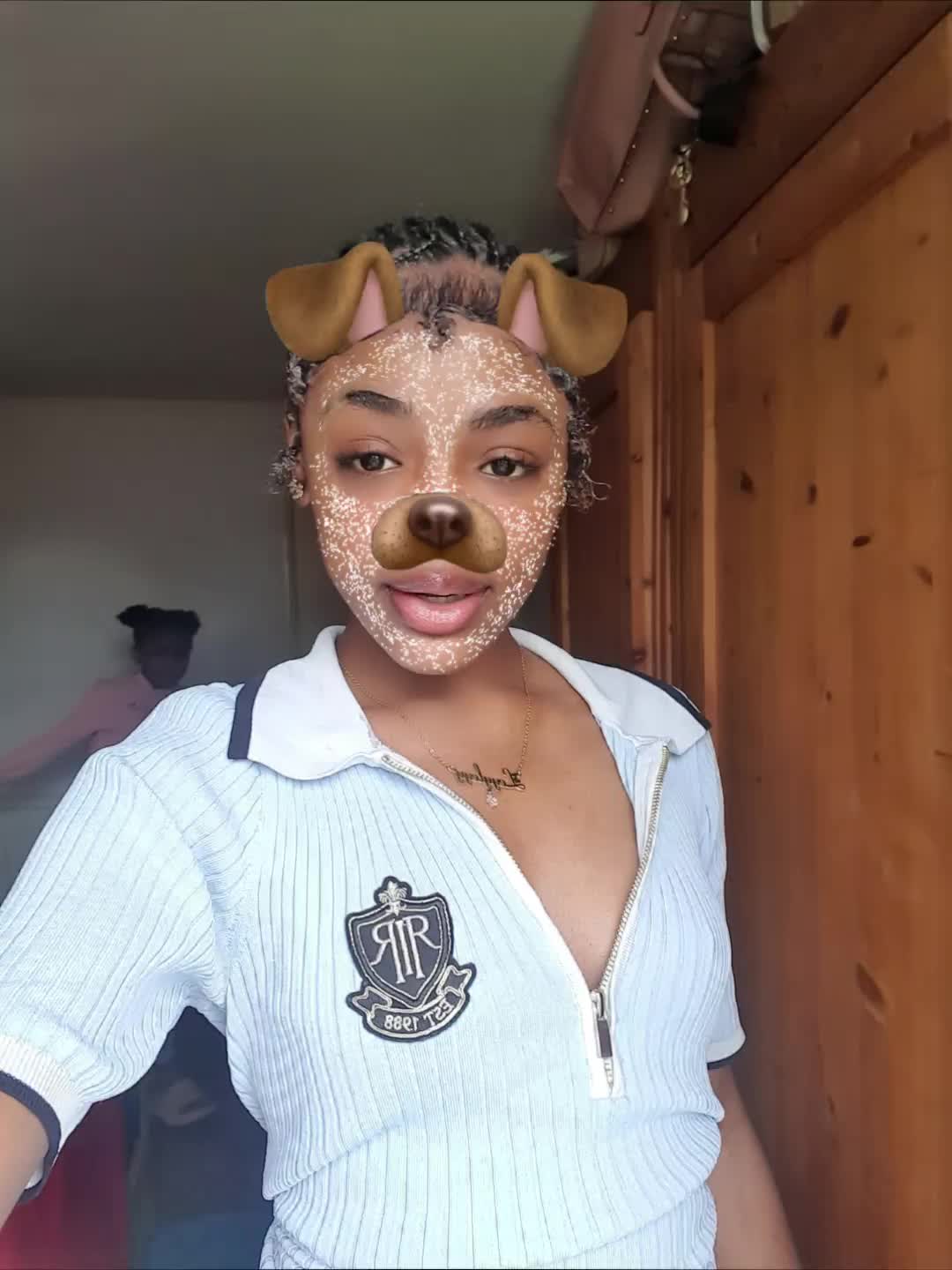 @L😻