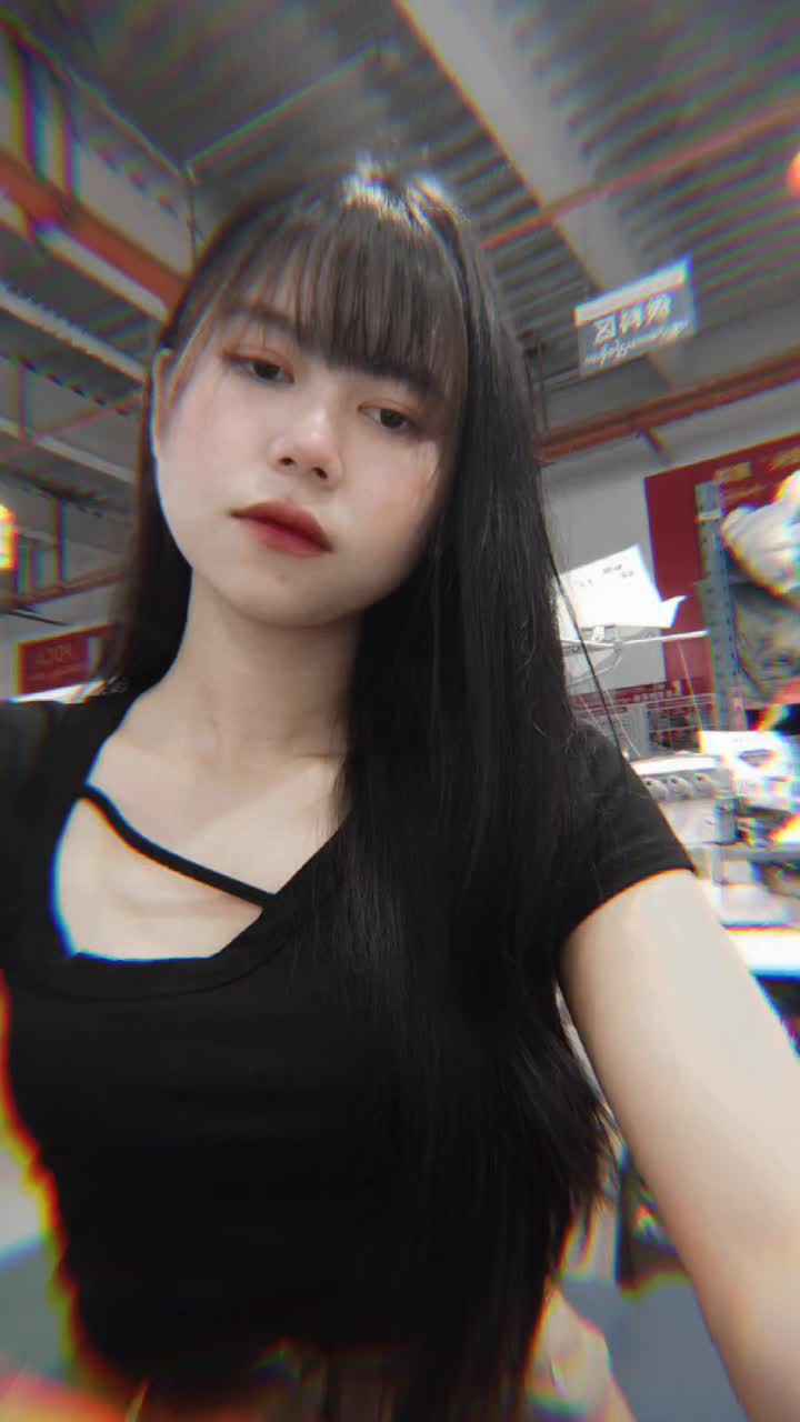 @🌸Chit Su🌸🇲🇲🇨🇳(အိမ်ပြေး)