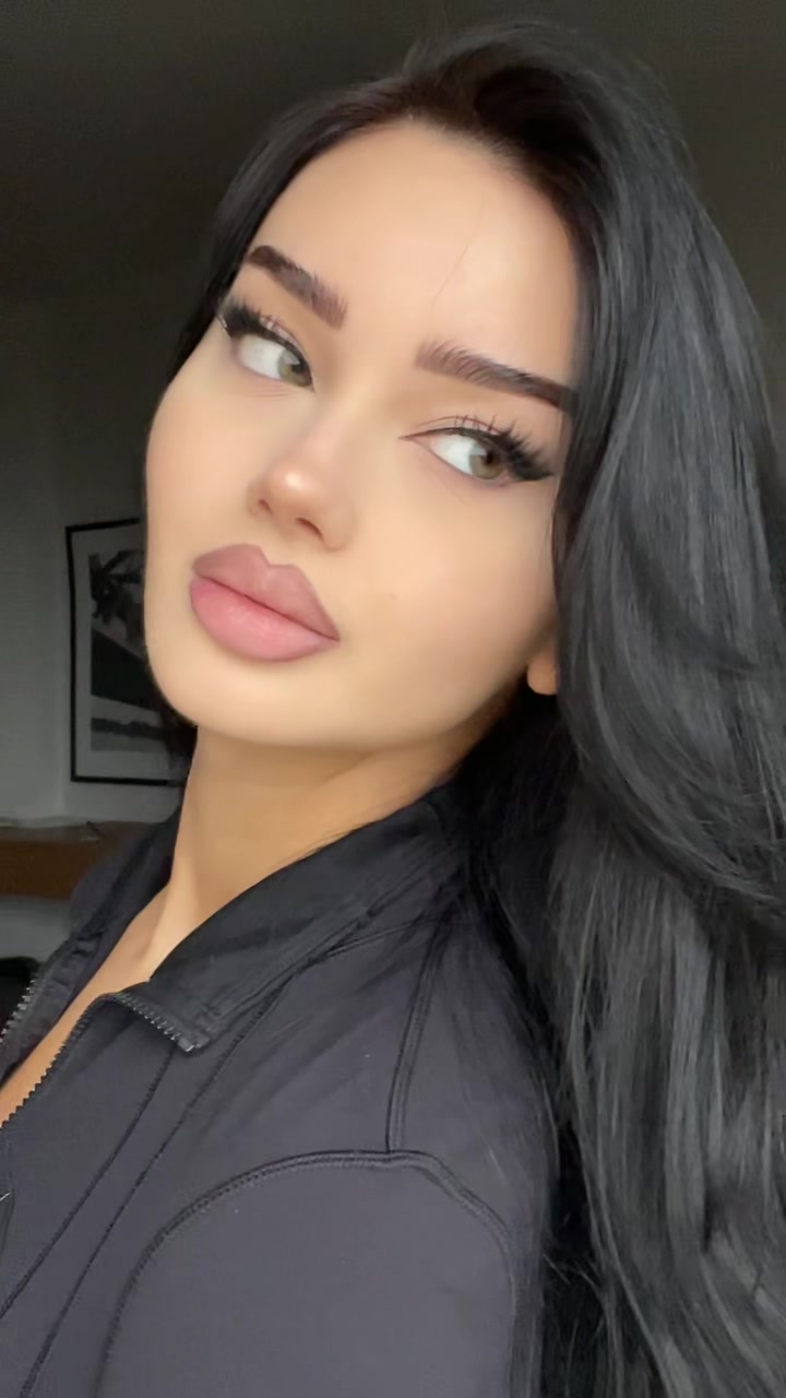 @Dzana