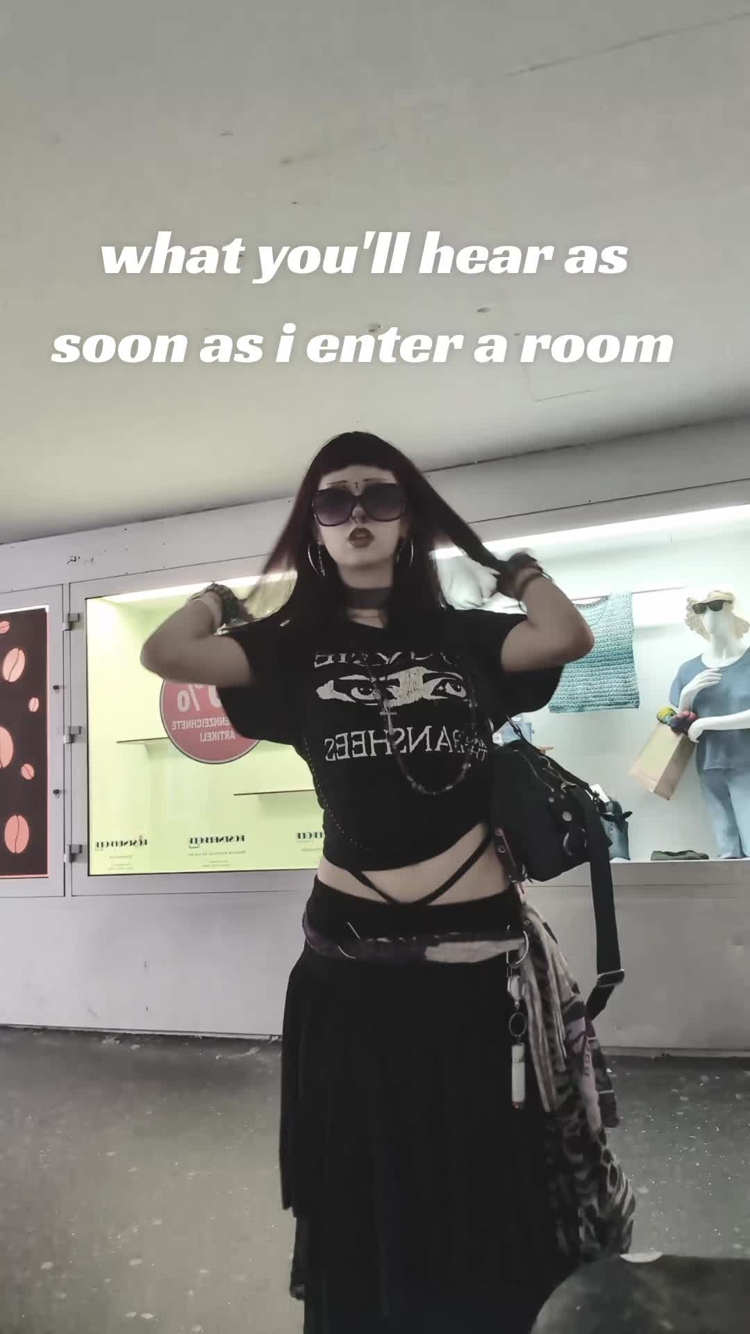 @Elli 🦇 (zeuginikkimels)