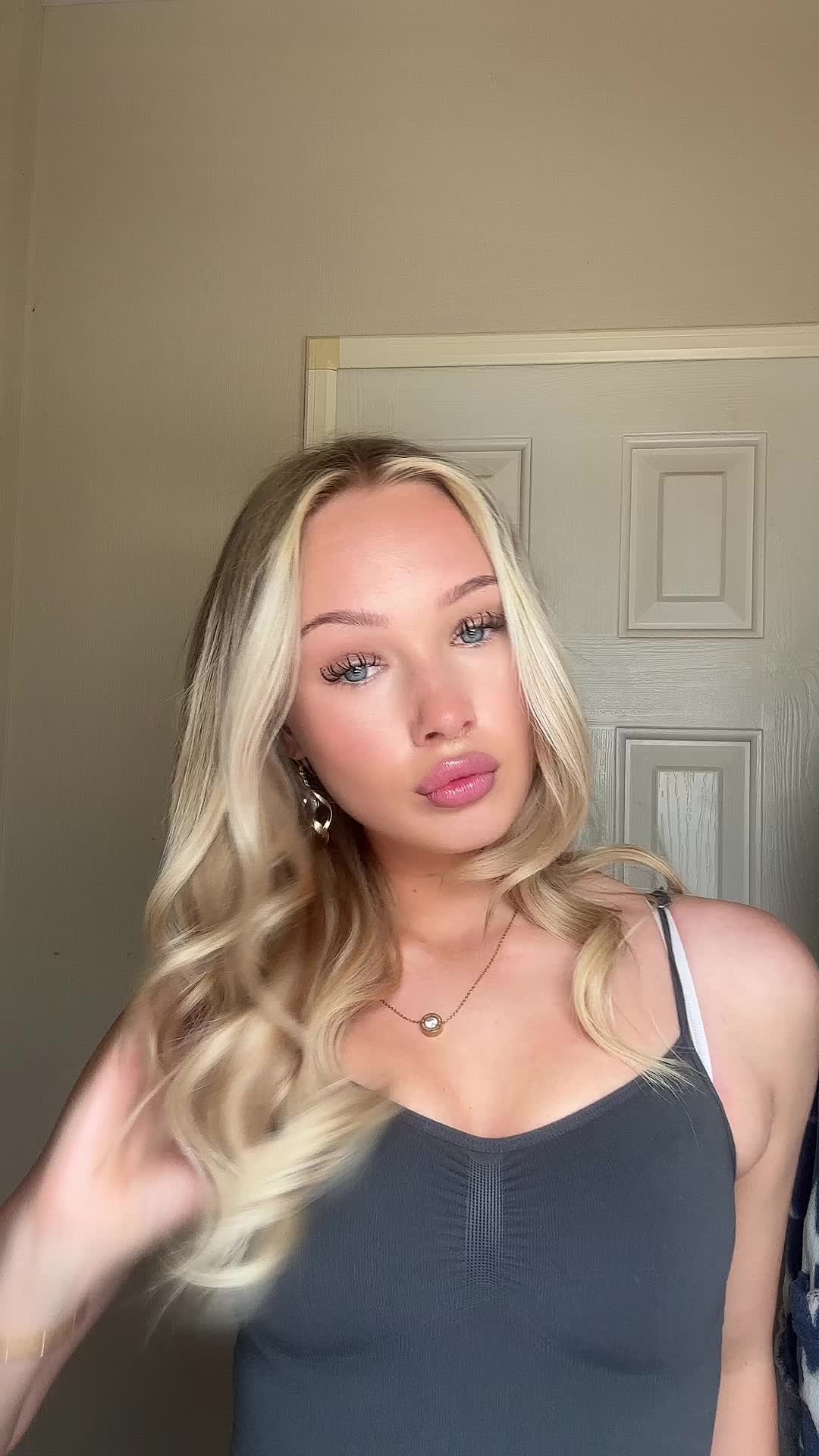 @_jillianvivienne