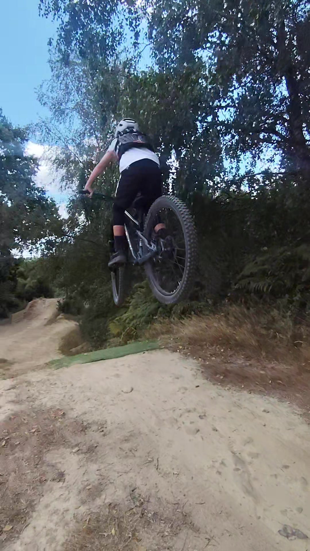 @Ozzi 🚵🛩️