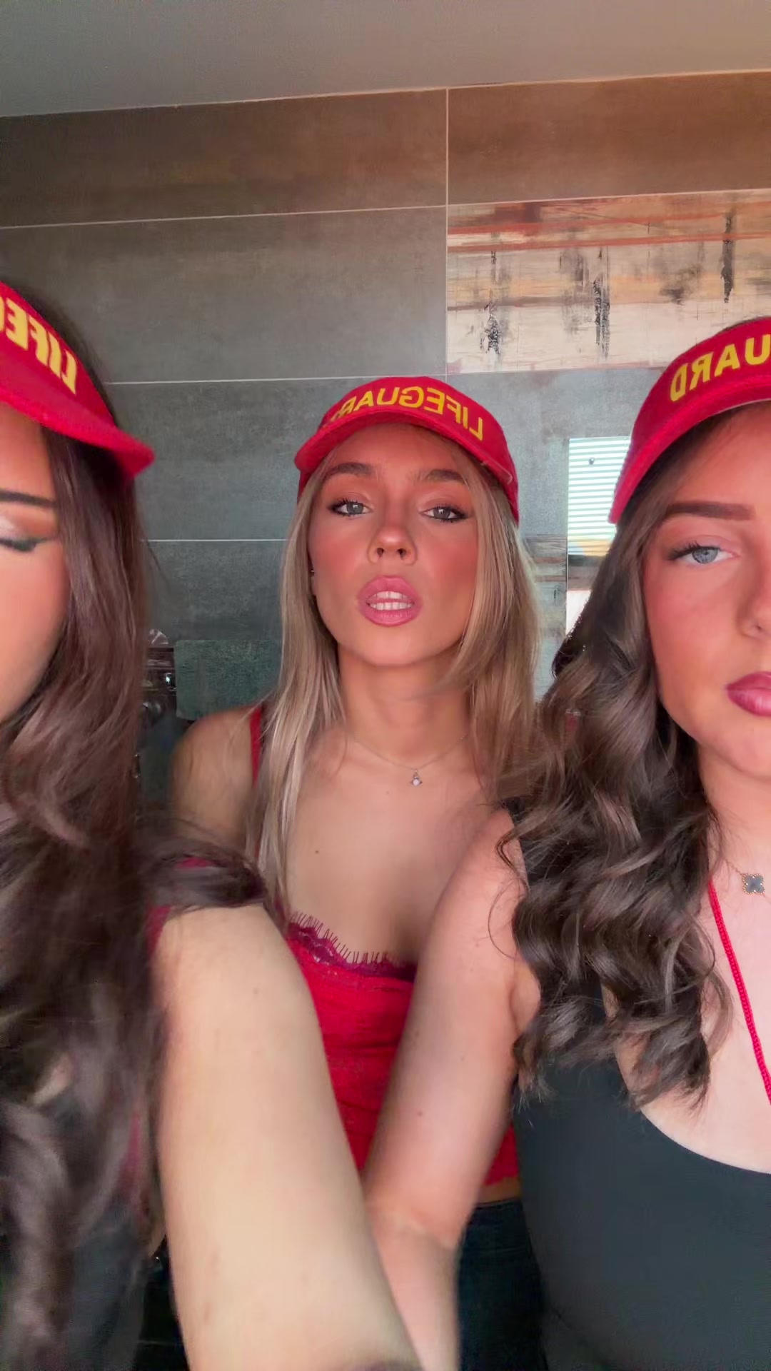 @niamhalicecorlass
