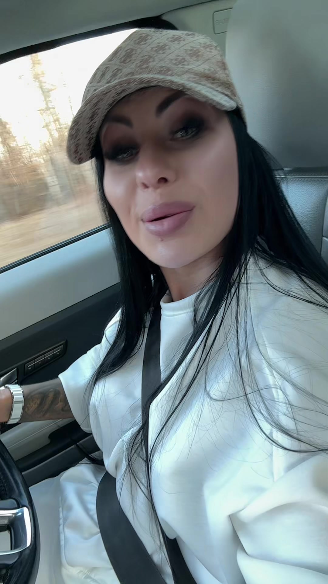 @_Leila_