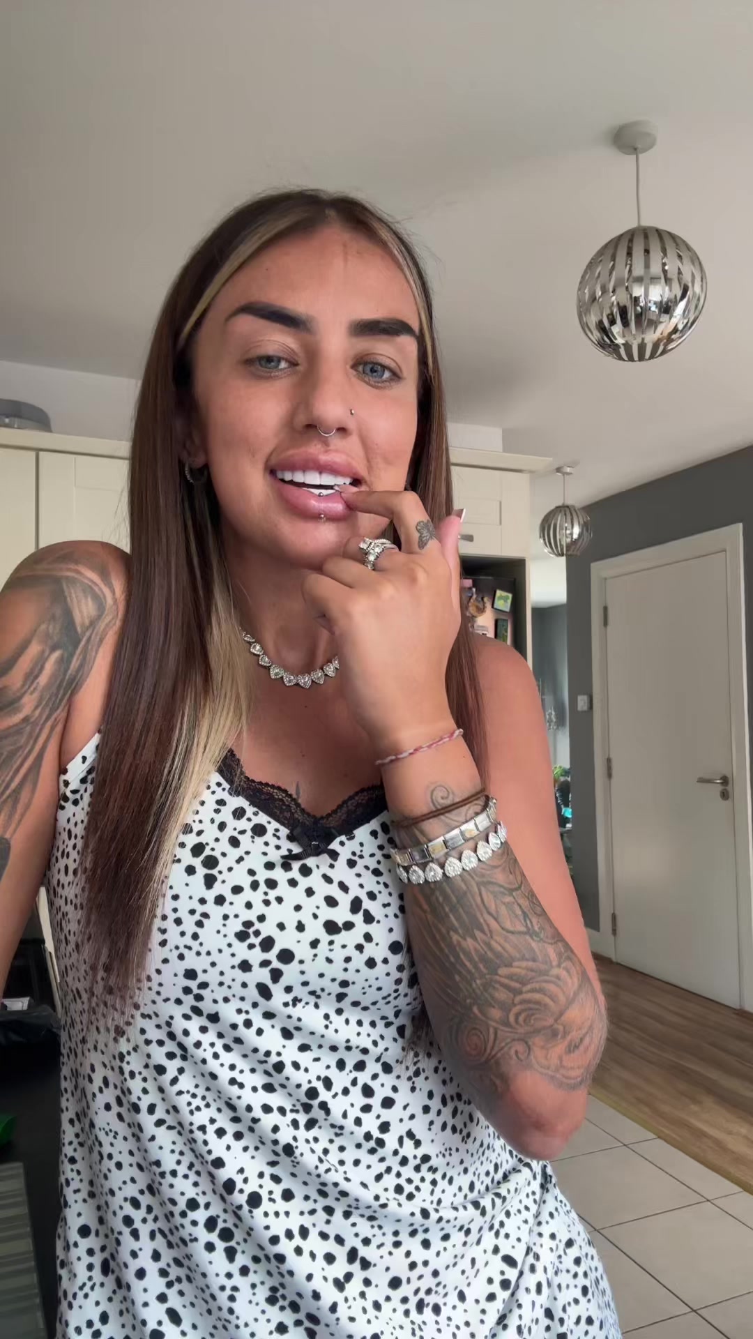@💎👑 ~𝕼𝖚𝖊𝖊𝖓 𝕭~👑💎