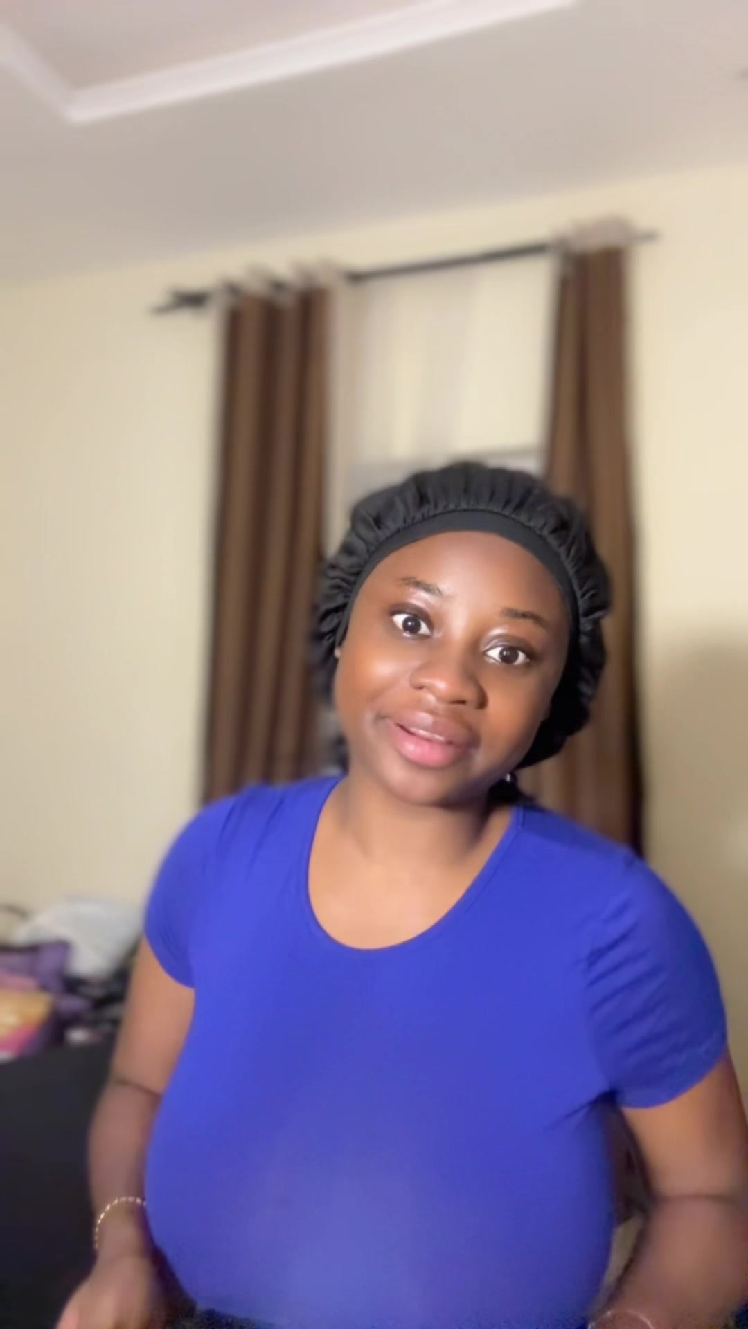 @Regiescoop the bonnet girl